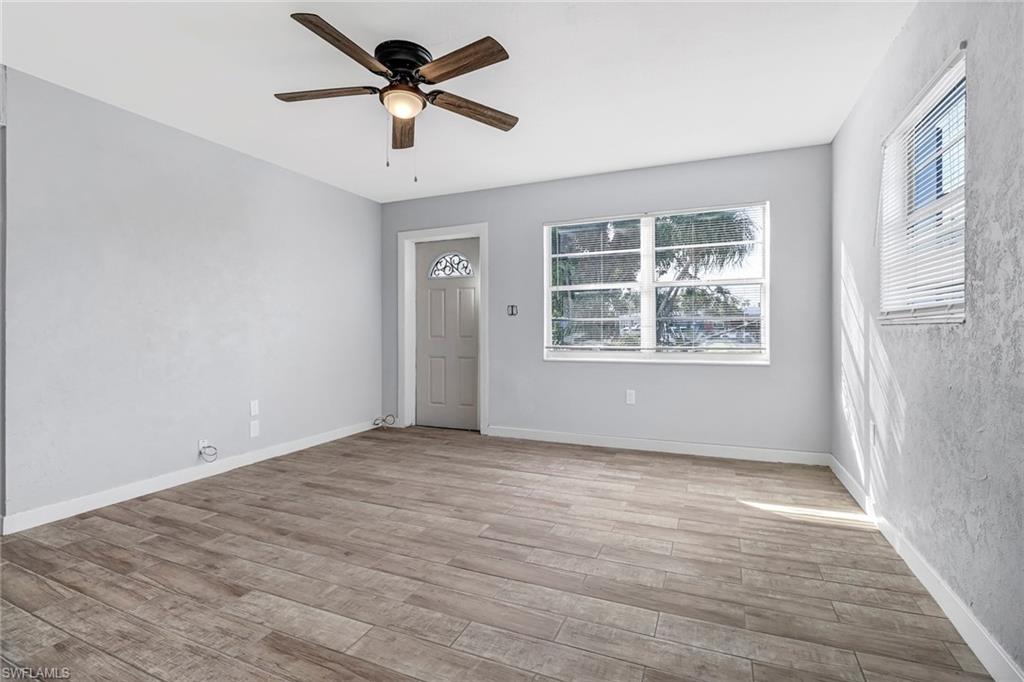 931 Tropical Palm AVE