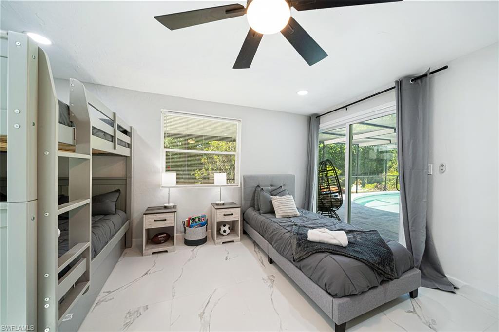 4439 Parrot AVE