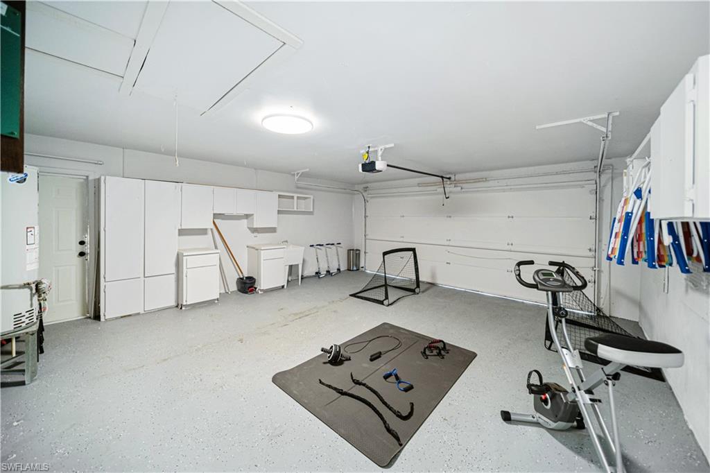 4439 Parrot AVE