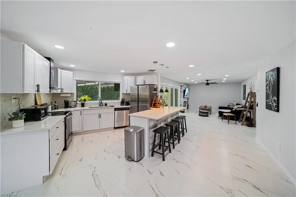 4439 Parrot AVE