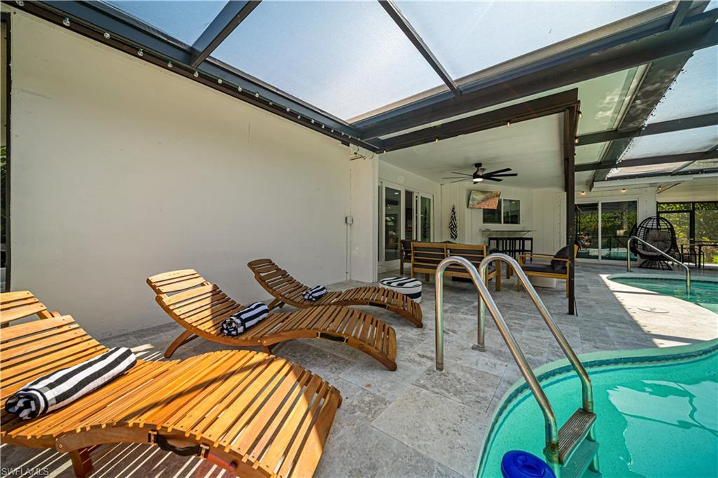 4439 Parrot AVE