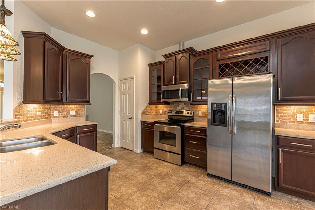 2828 Inlet Cove LN W