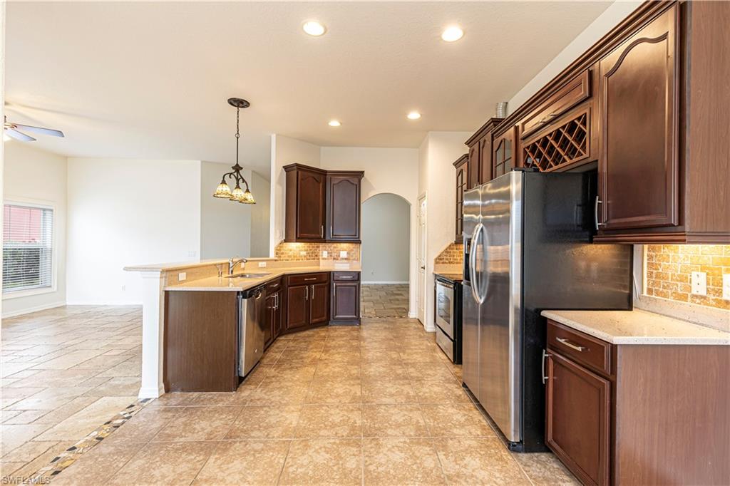 2828 Inlet Cove LN W