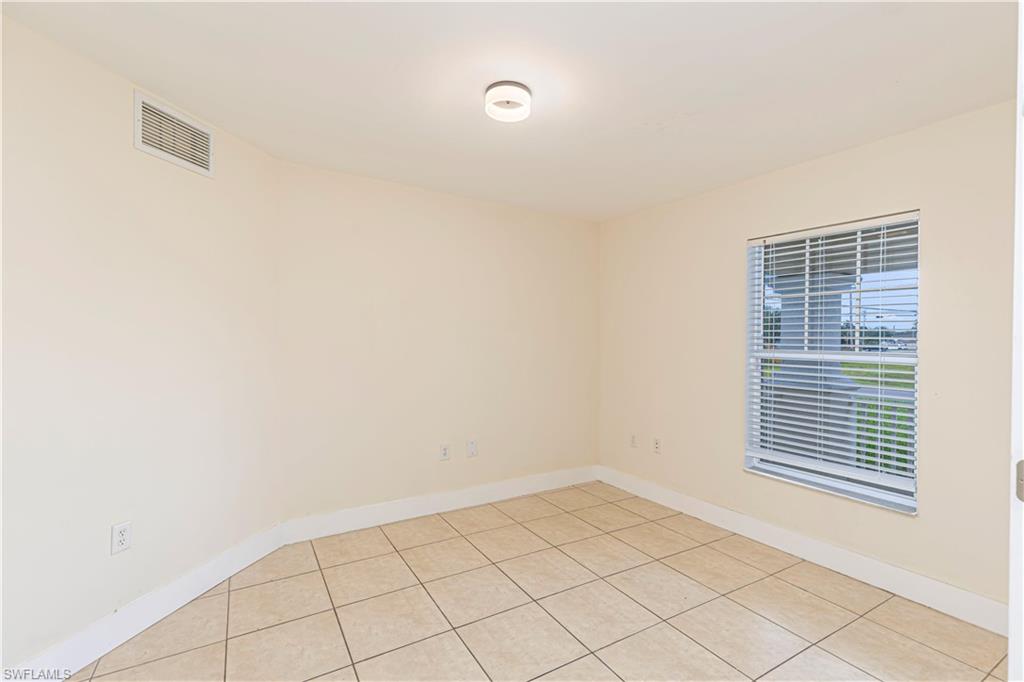 2112 NE 15th PL