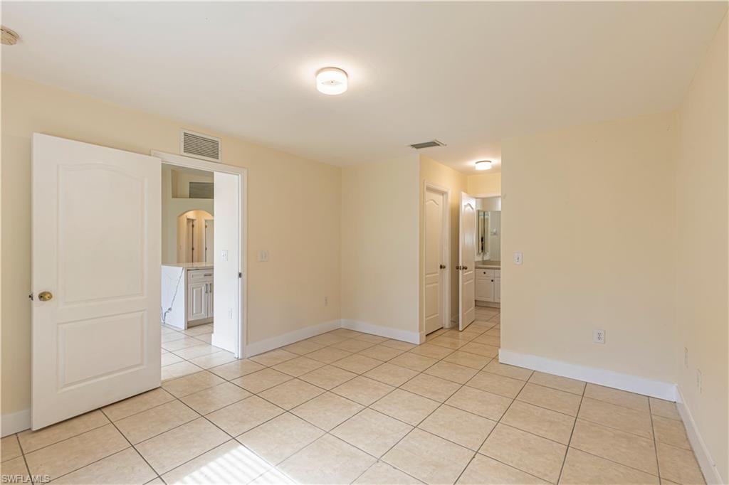 2112 NE 15th PL