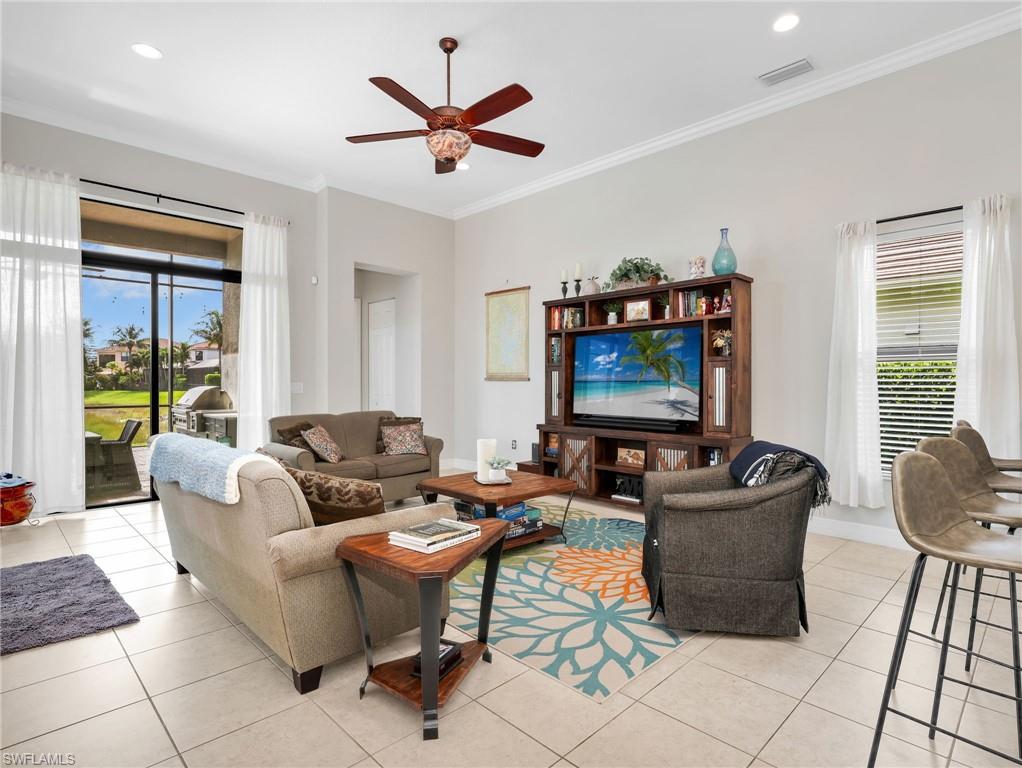 2756 Crystal WAY