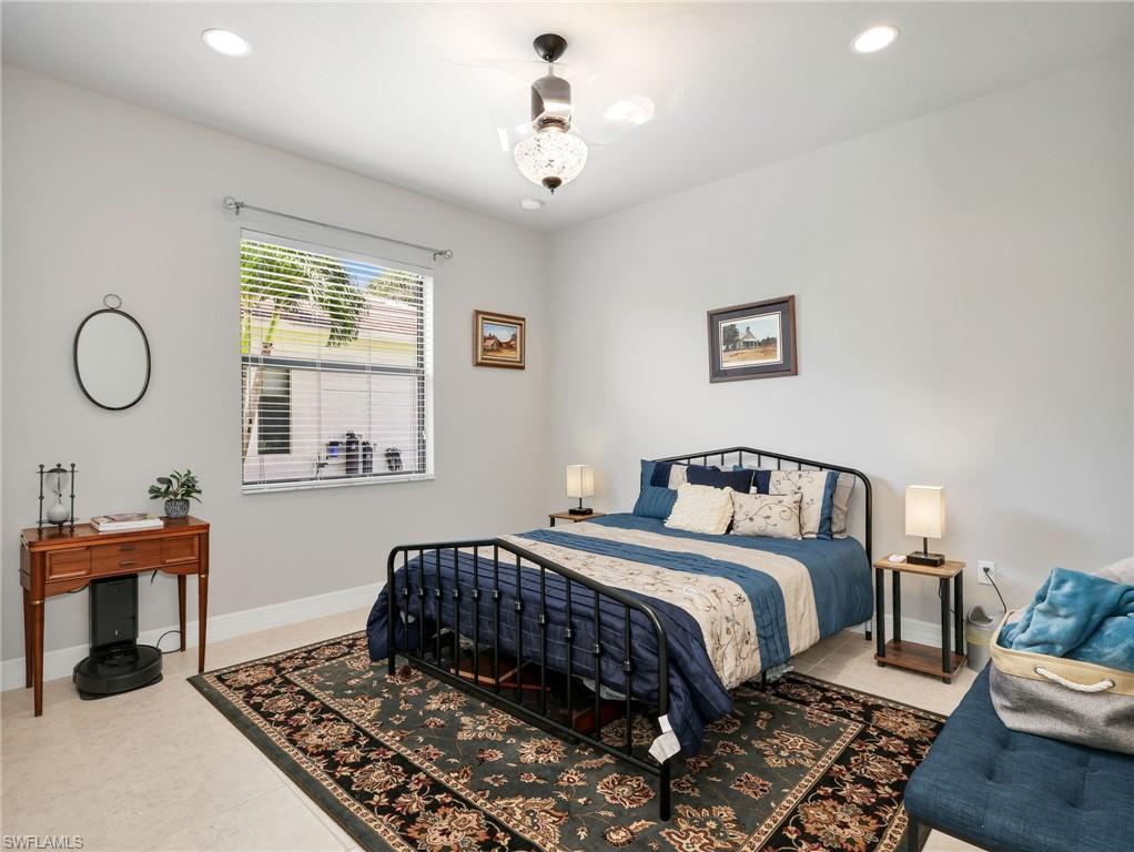 2756 Crystal WAY
