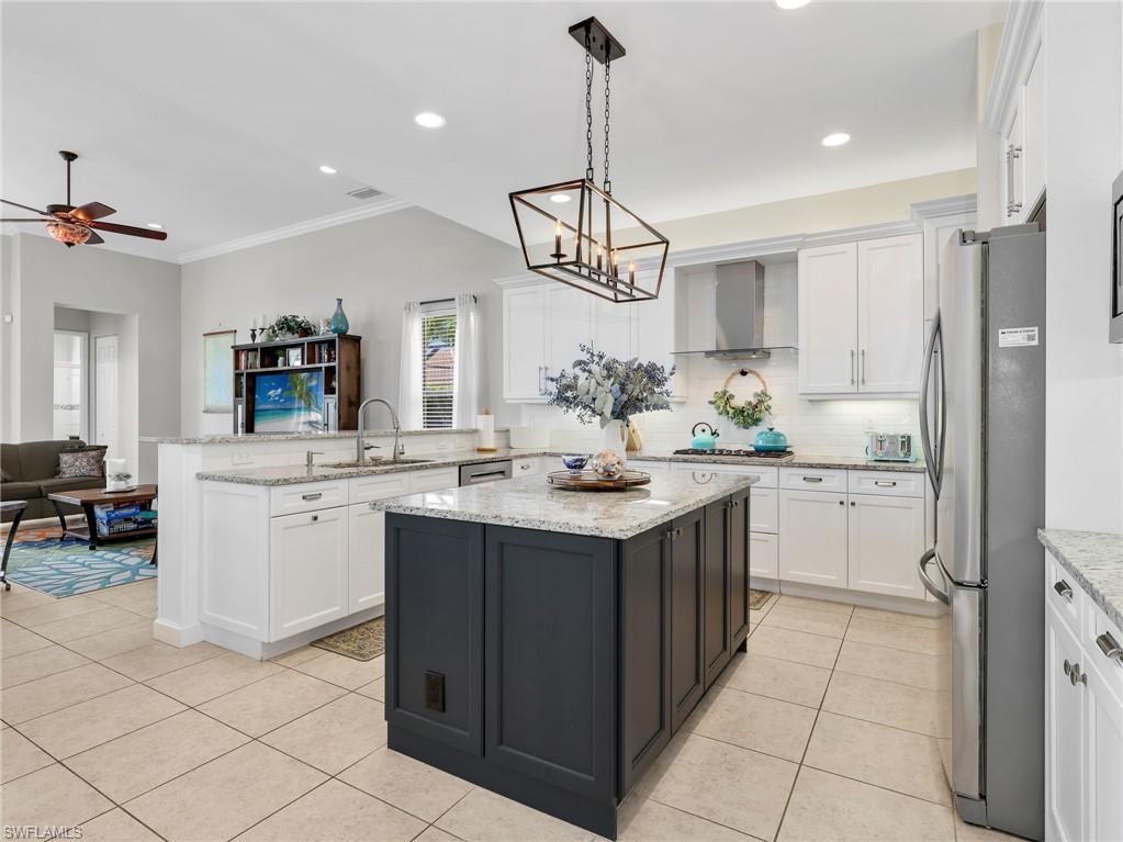 2756 Crystal WAY