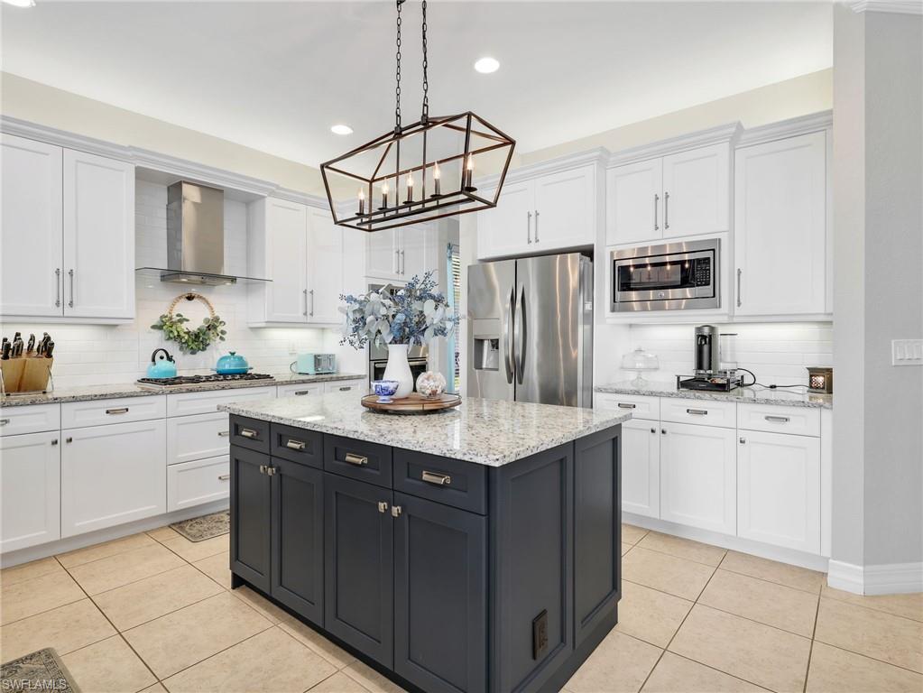 2756 Crystal WAY