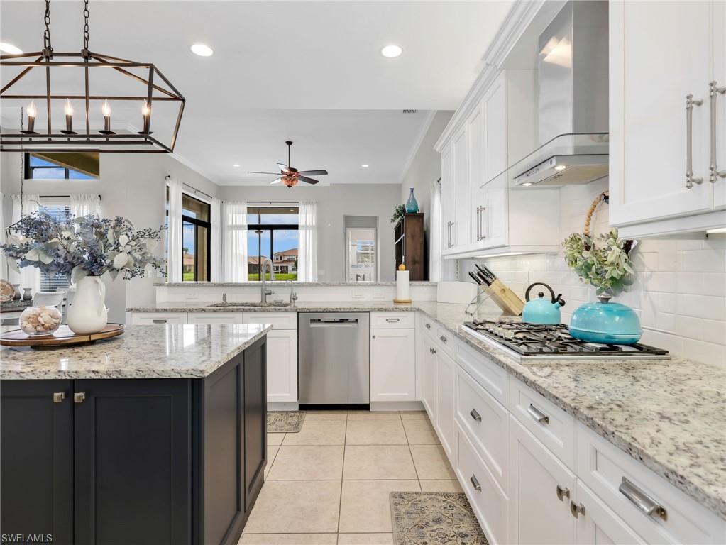 2756 Crystal WAY