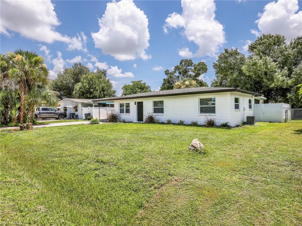 1196 Pine Lake DR