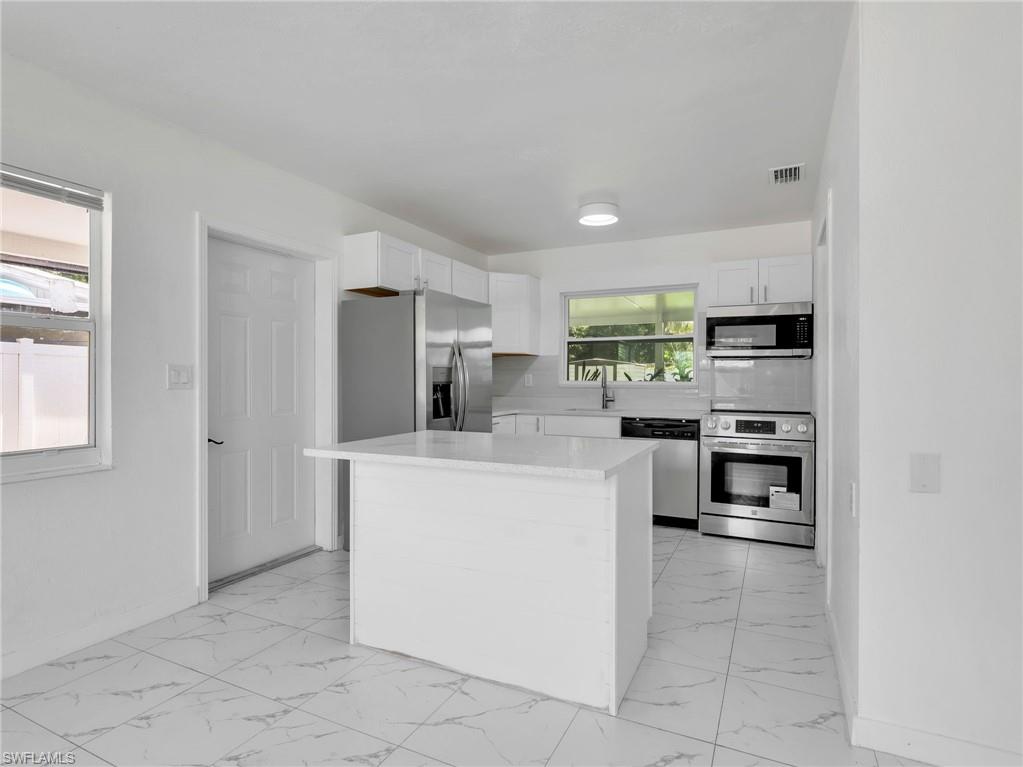 1196 Pine Lake DR