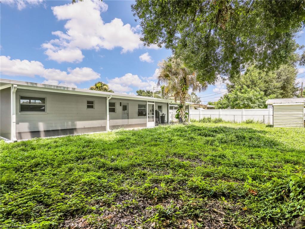 1196 Pine Lake DR