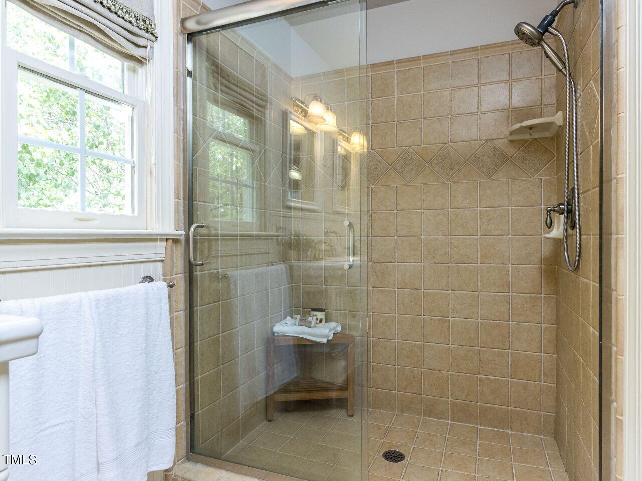 3316 Needle Point Circle