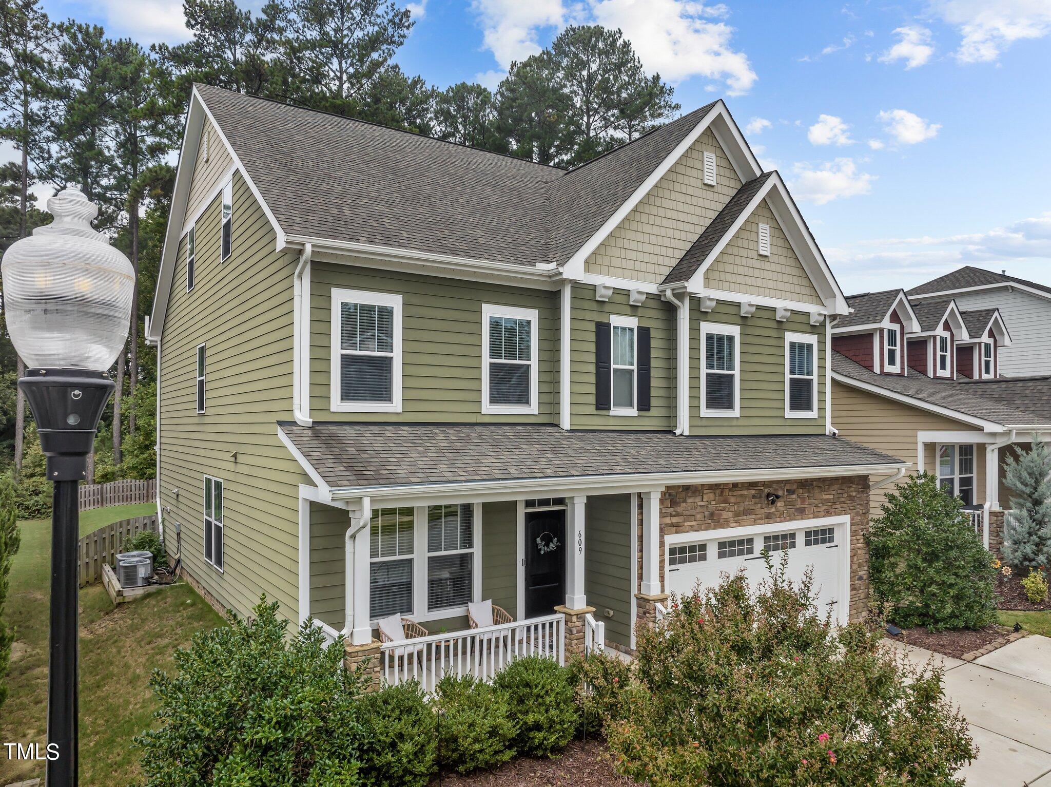 609 Meadowgrass Lane