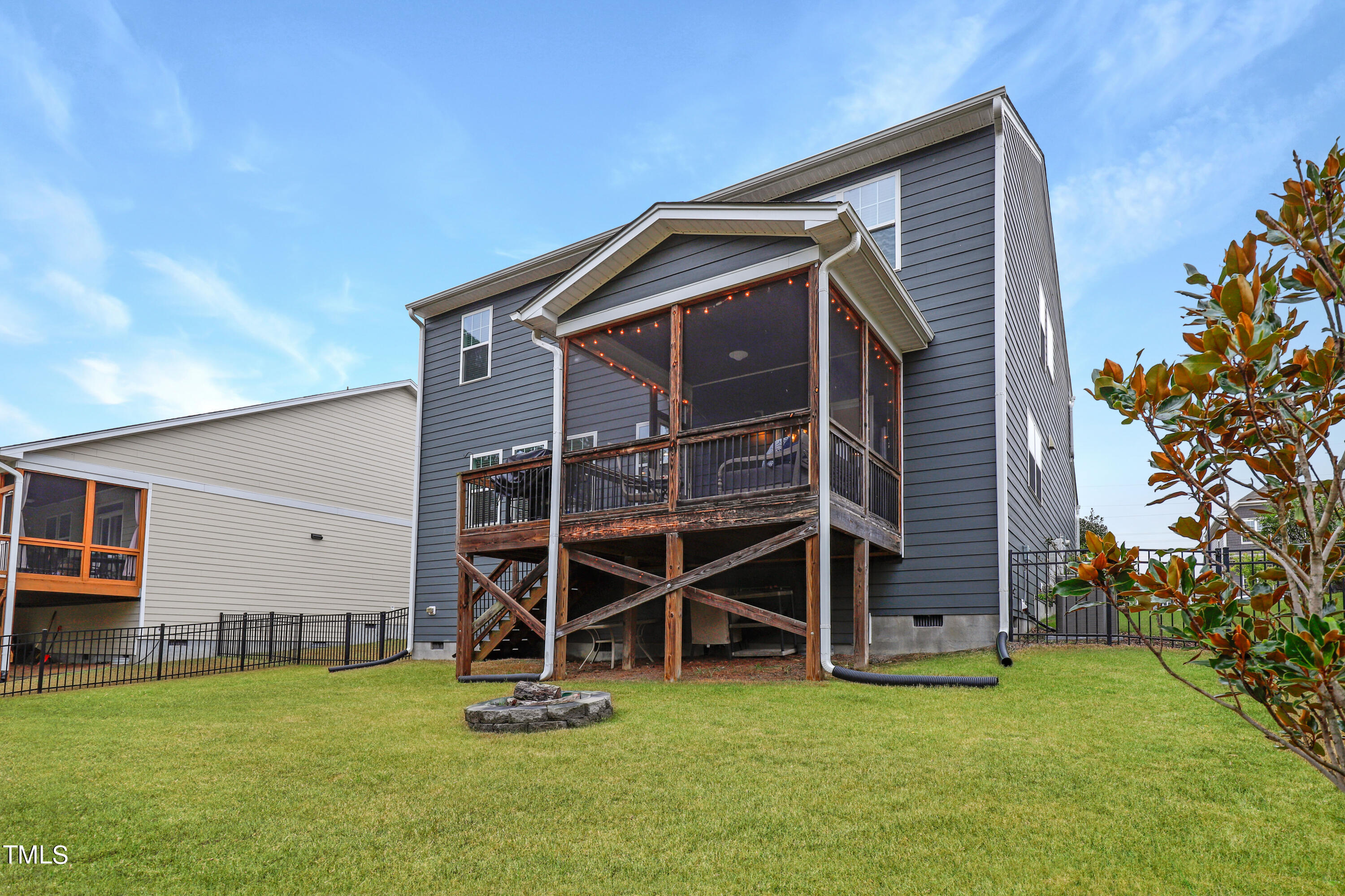 2225 Longmont Drive