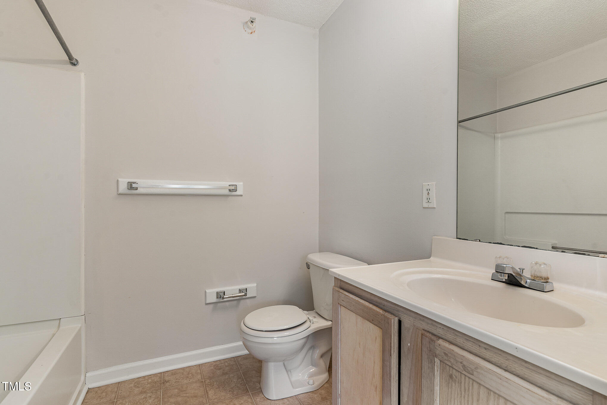 2020 University Woods Road # 203