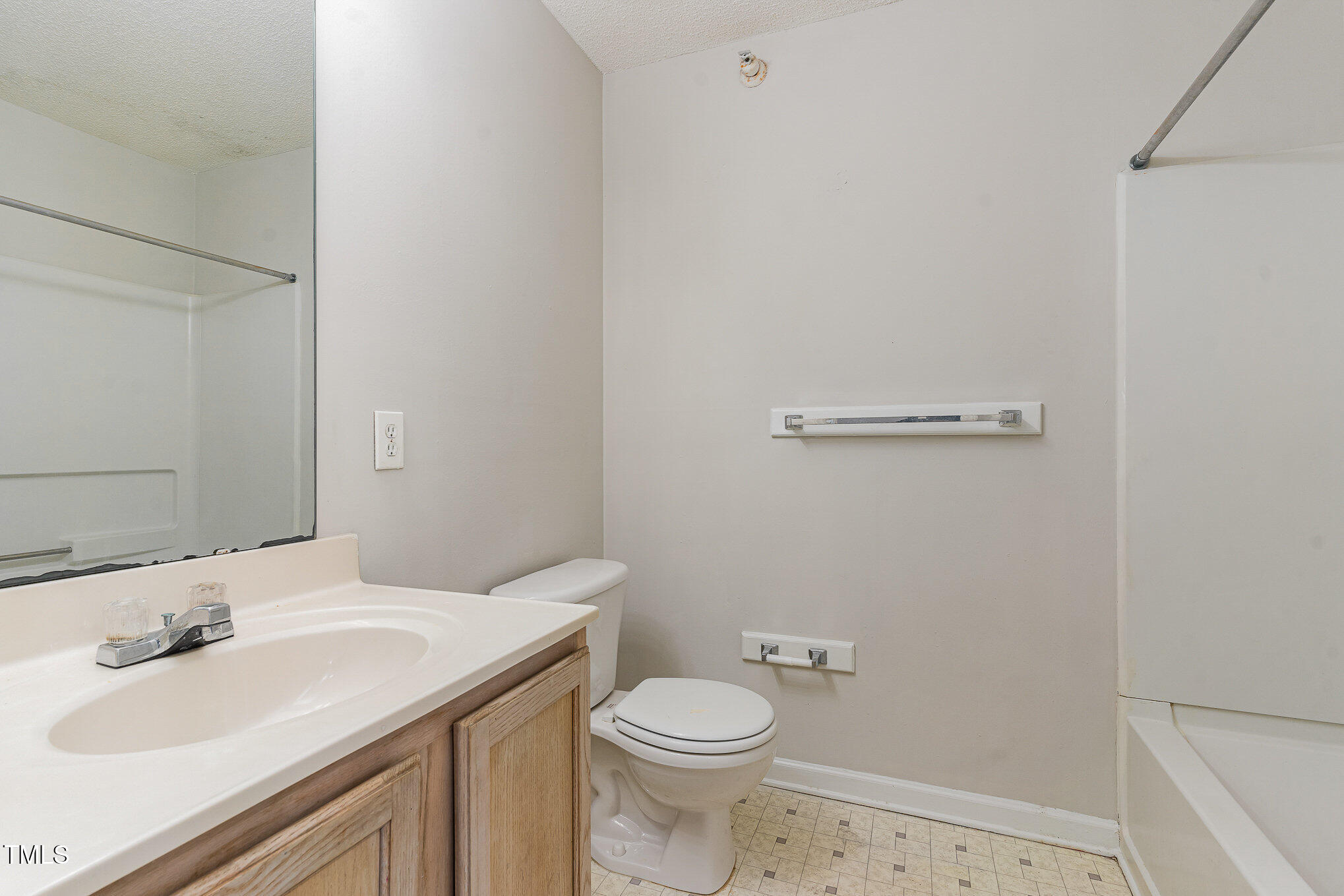2020 University Woods Road # 203
