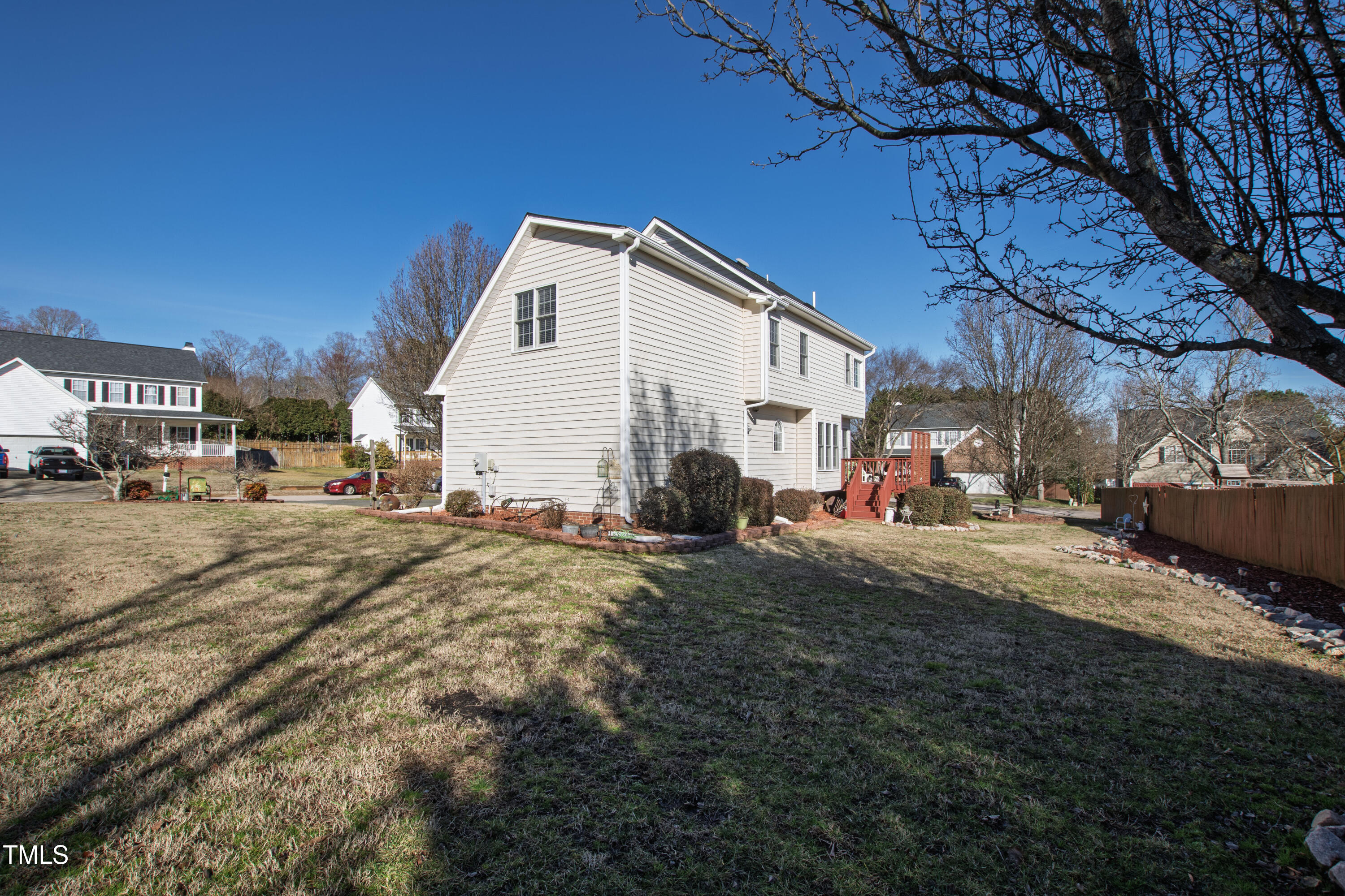 712 Ledgerock Road