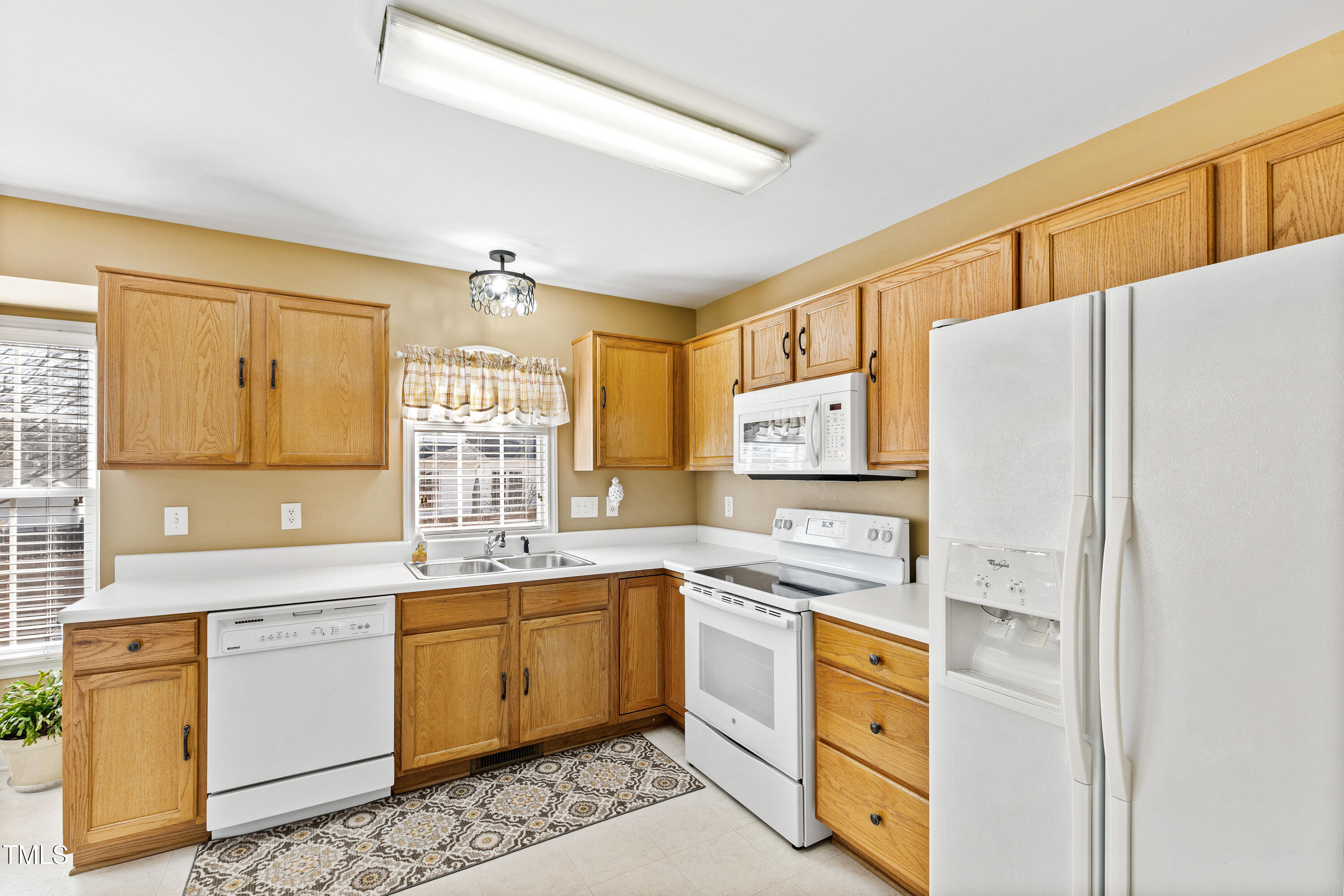 712 Ledgerock Road