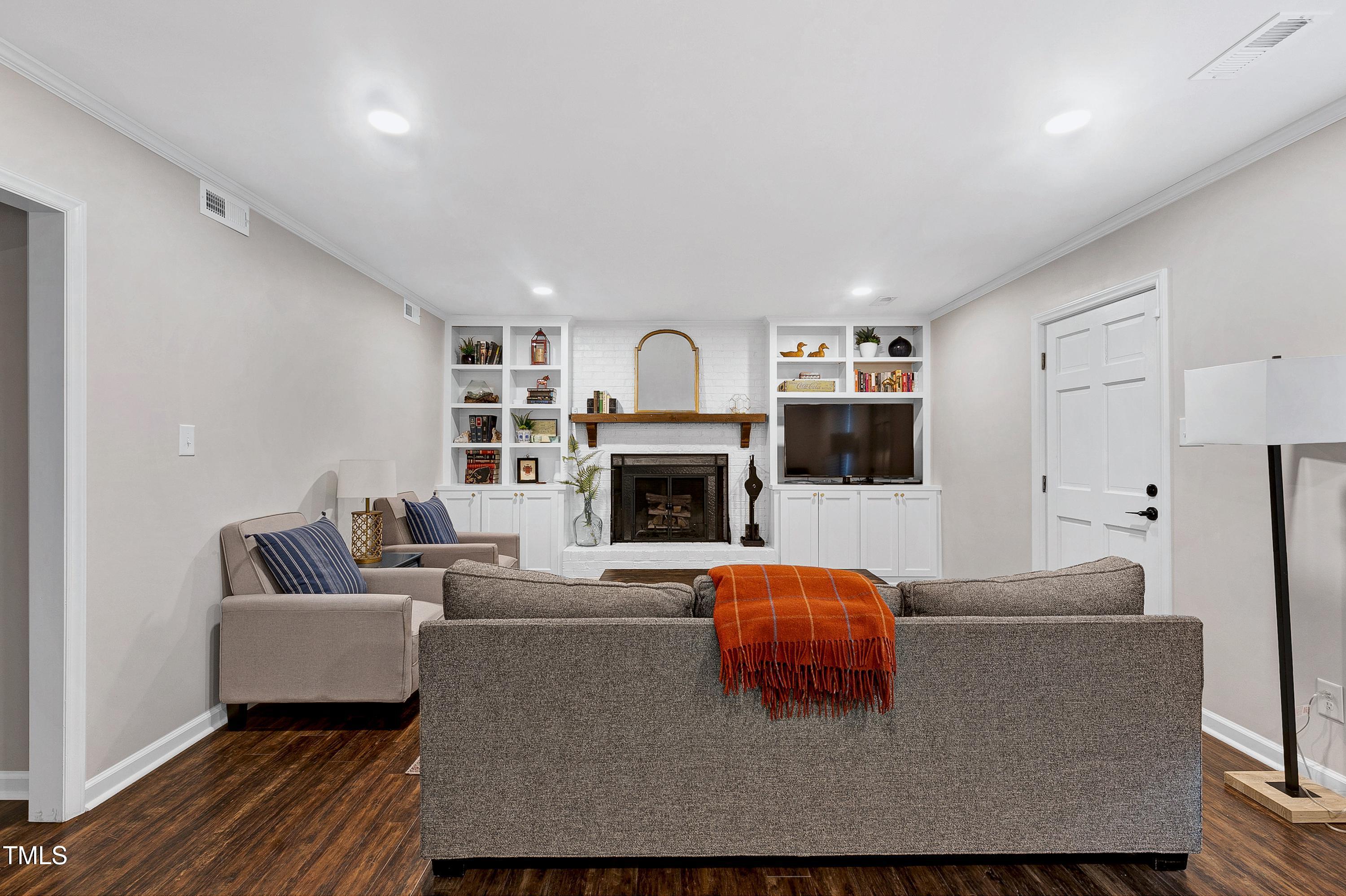6812 Valley Drive
