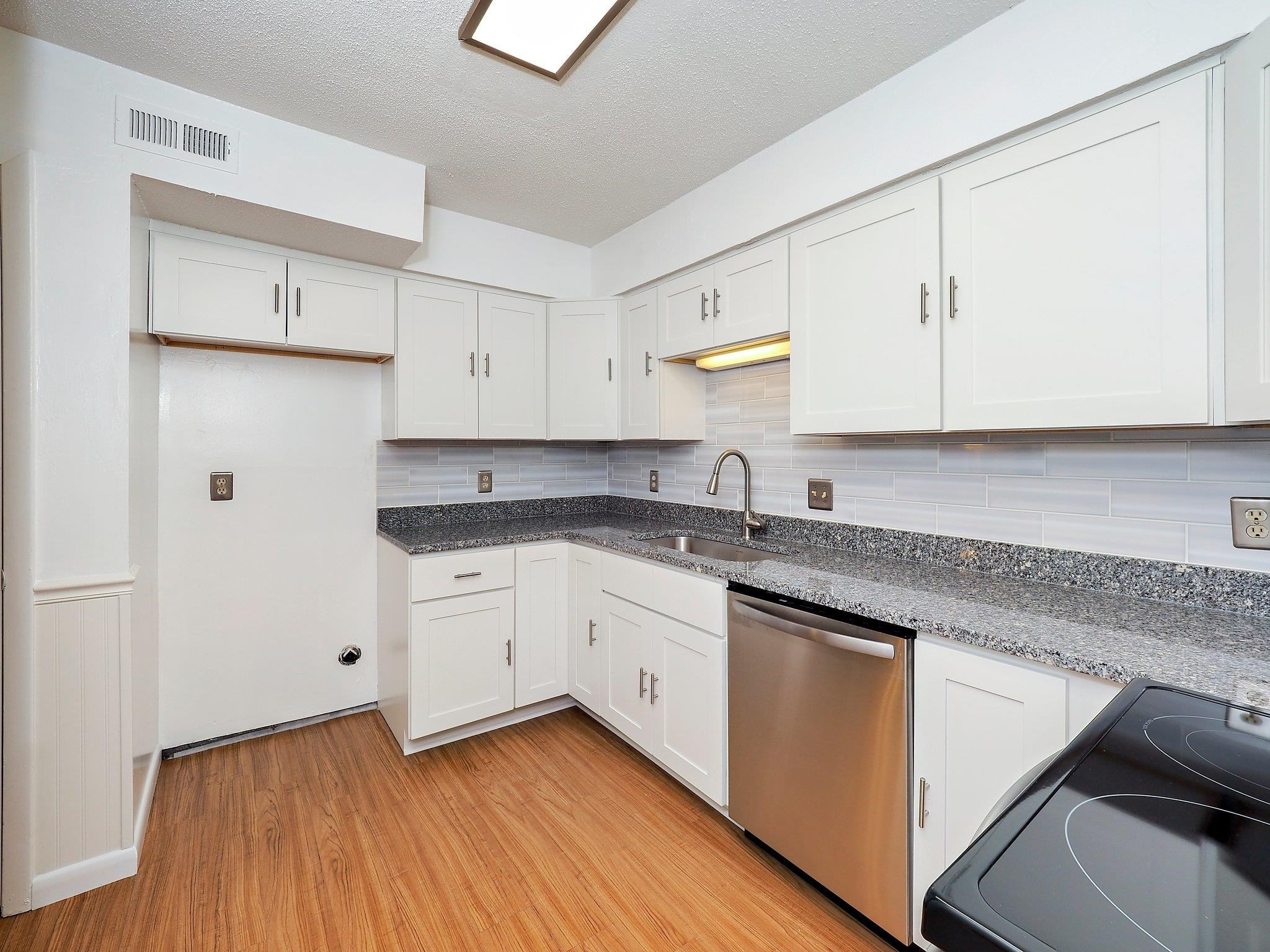605 Oak Tree Drive # 605