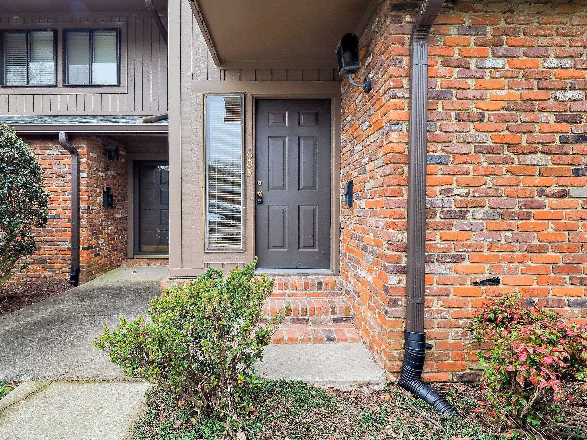 605 Oak Tree Drive # 605