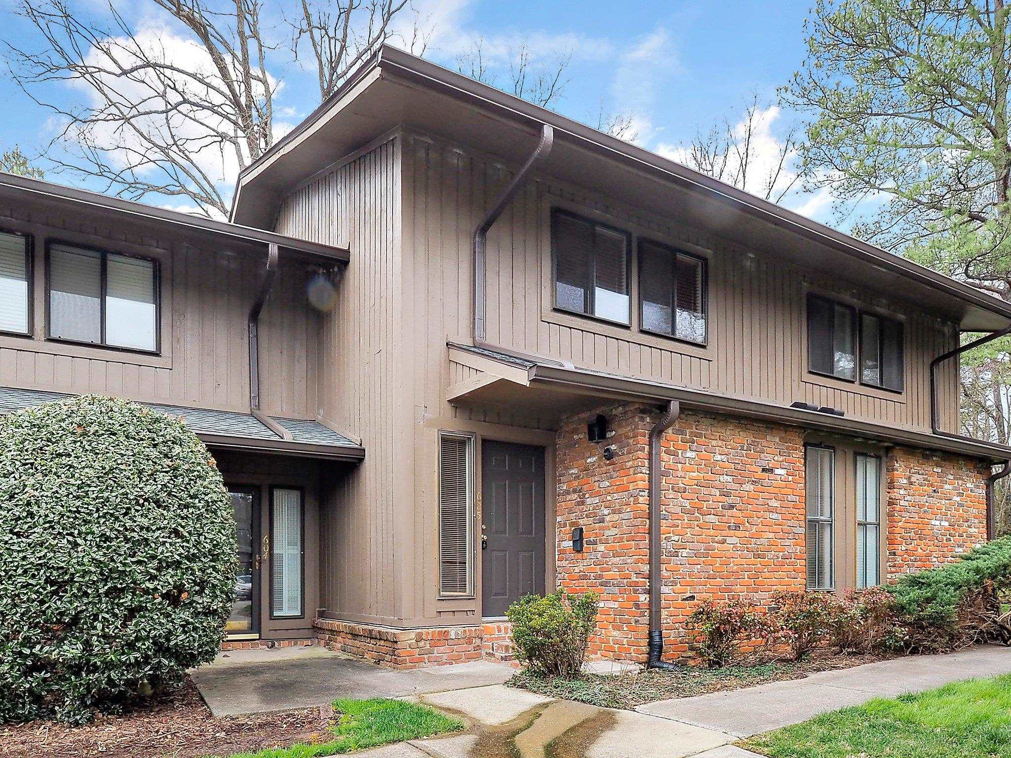 605 Oak Tree Drive # 605