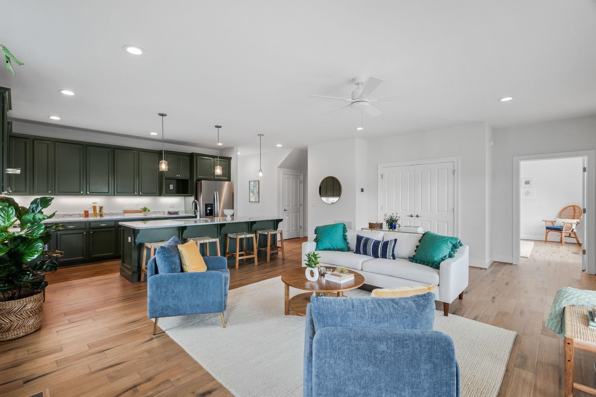 107 OLD OAKS DR