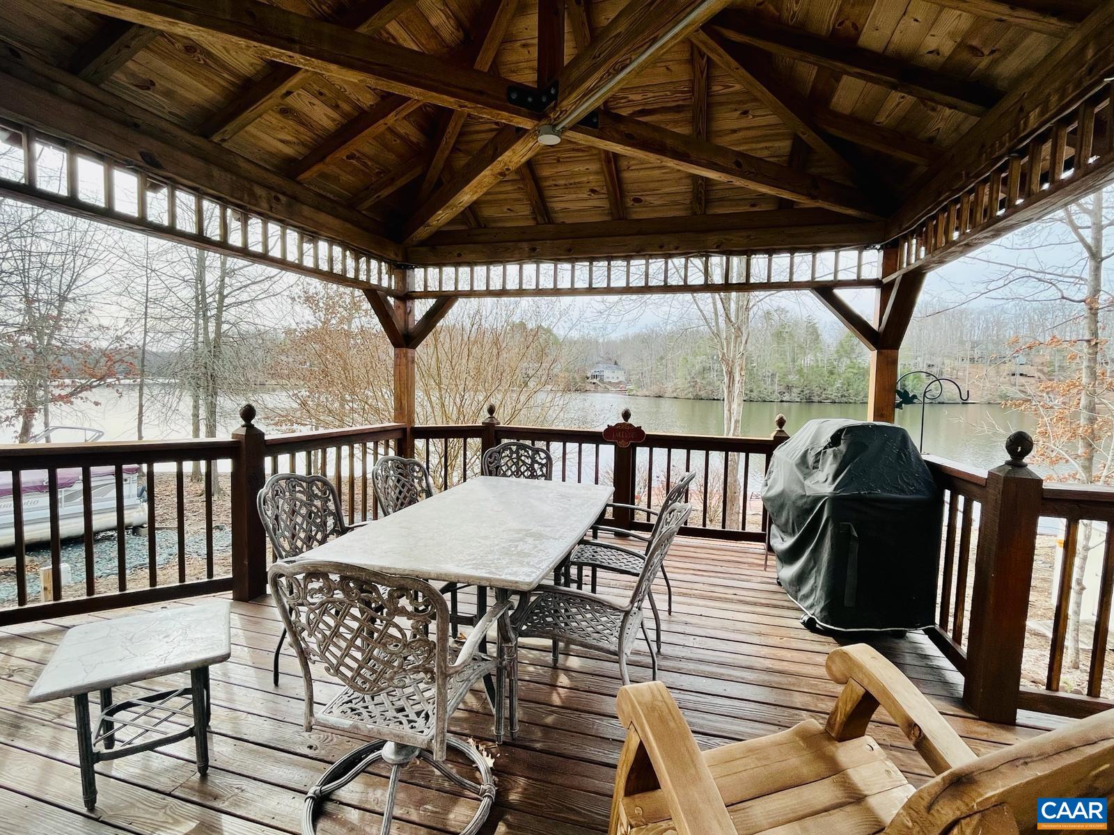 41 BOLLING CIR