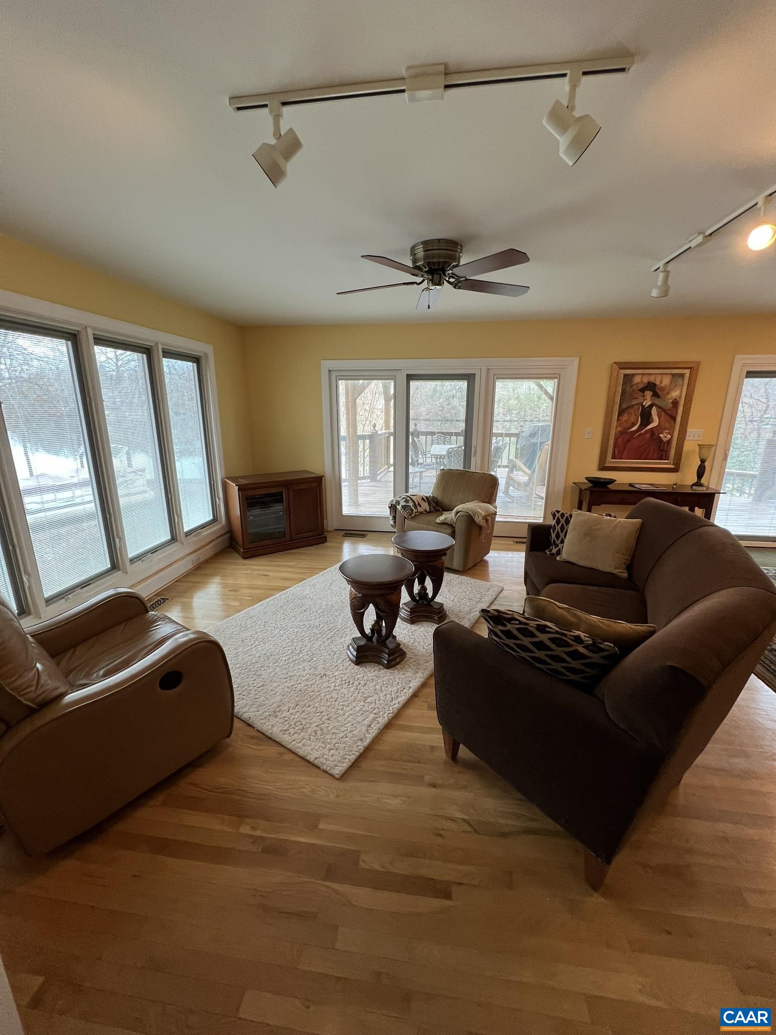 41 BOLLING CIR