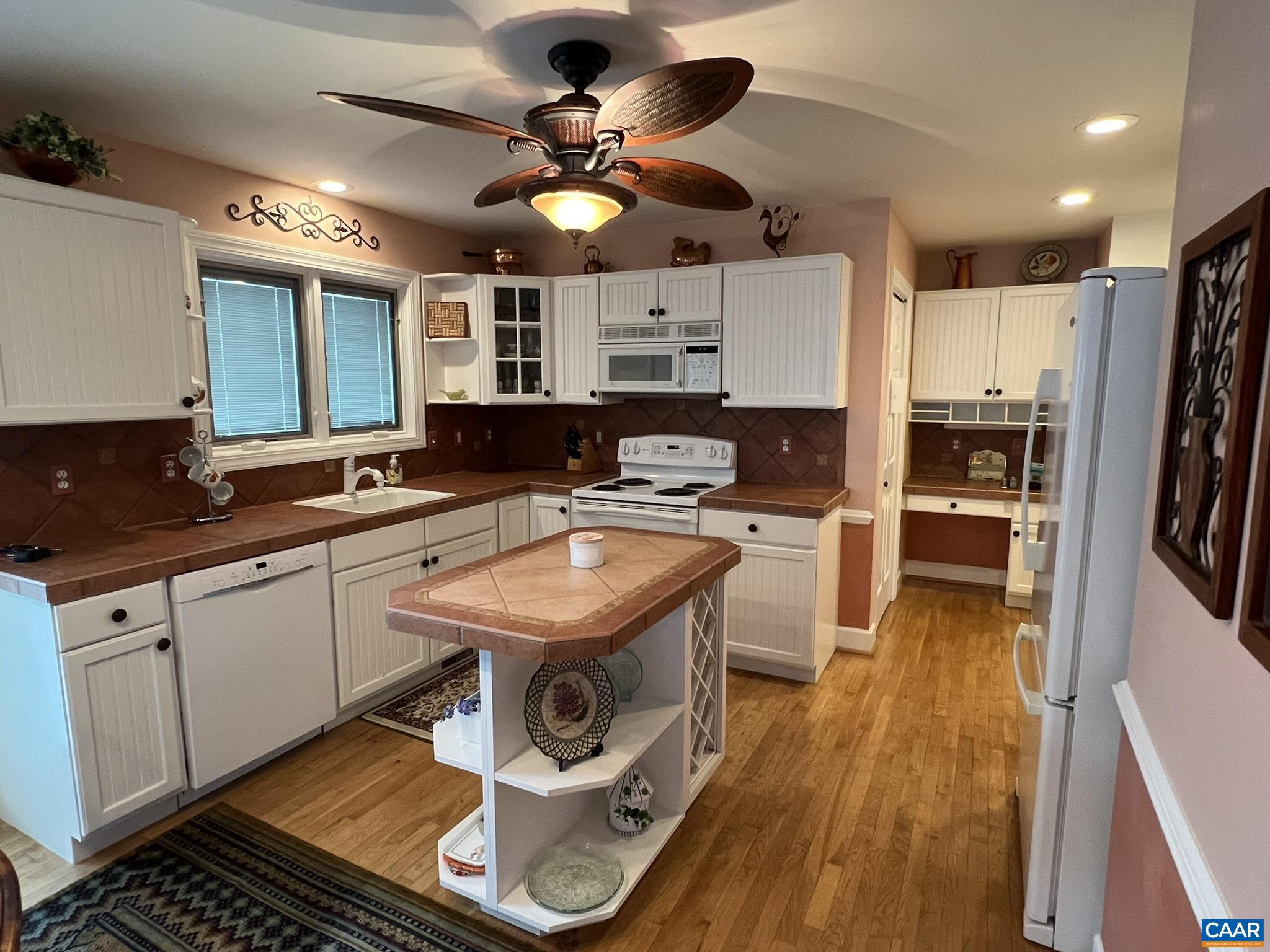 41 BOLLING CIR