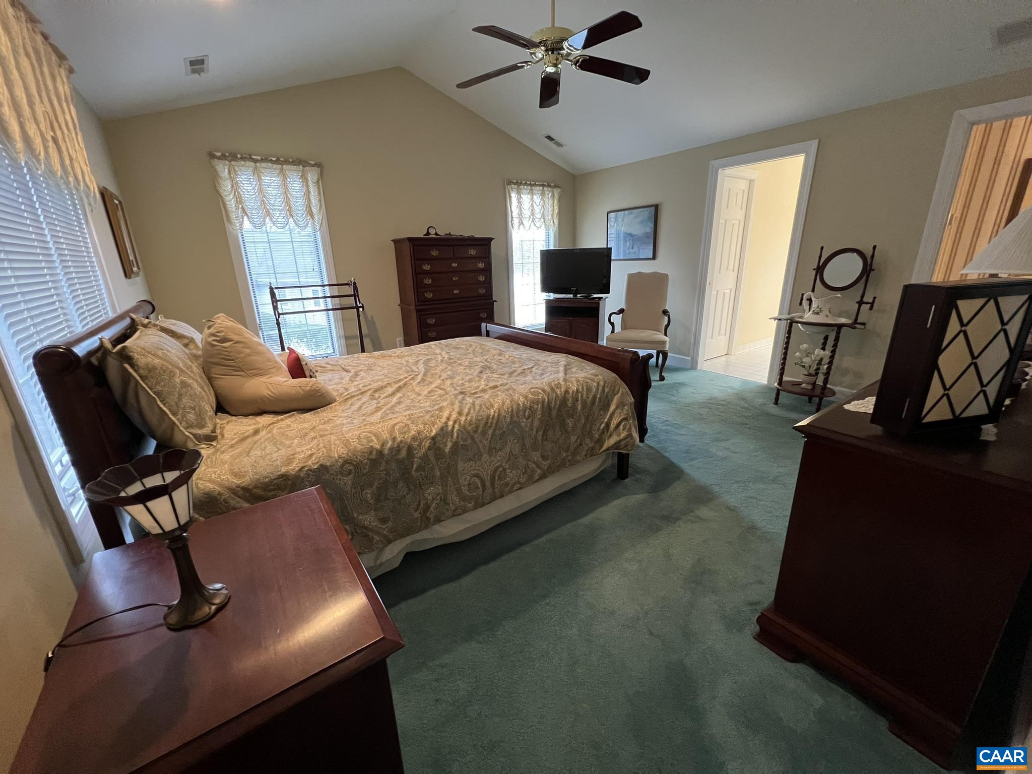 41 BOLLING CIR
