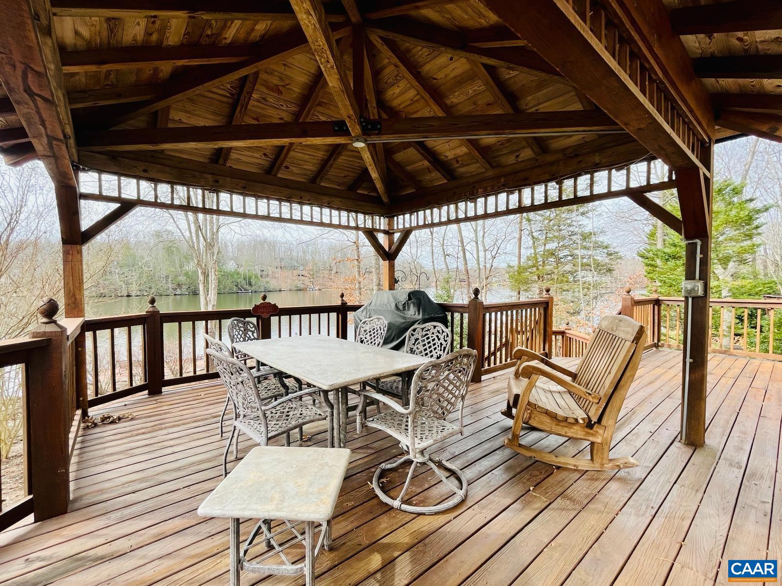 41 BOLLING CIR