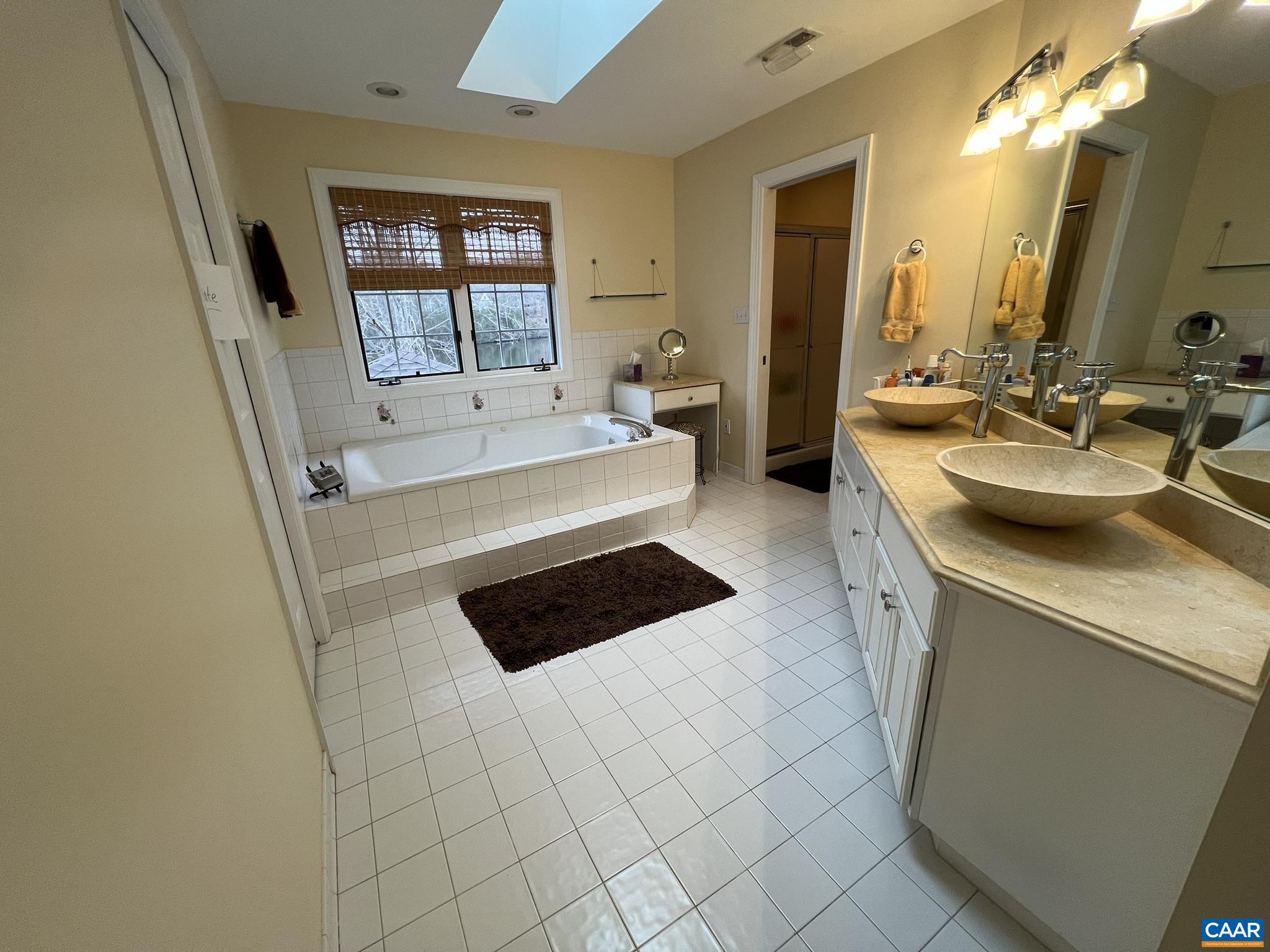 41 BOLLING CIR