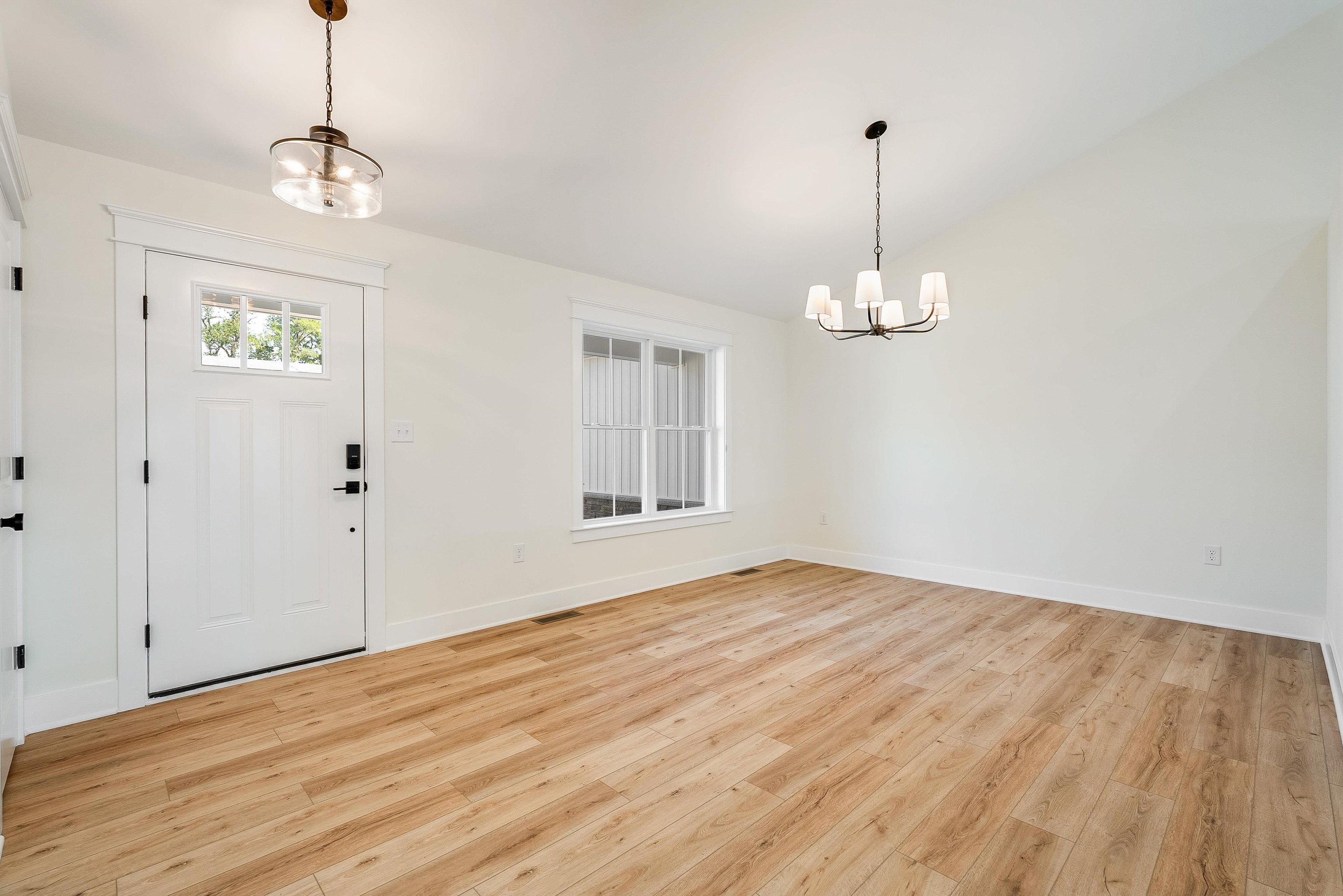 142 LINDBURGH DR