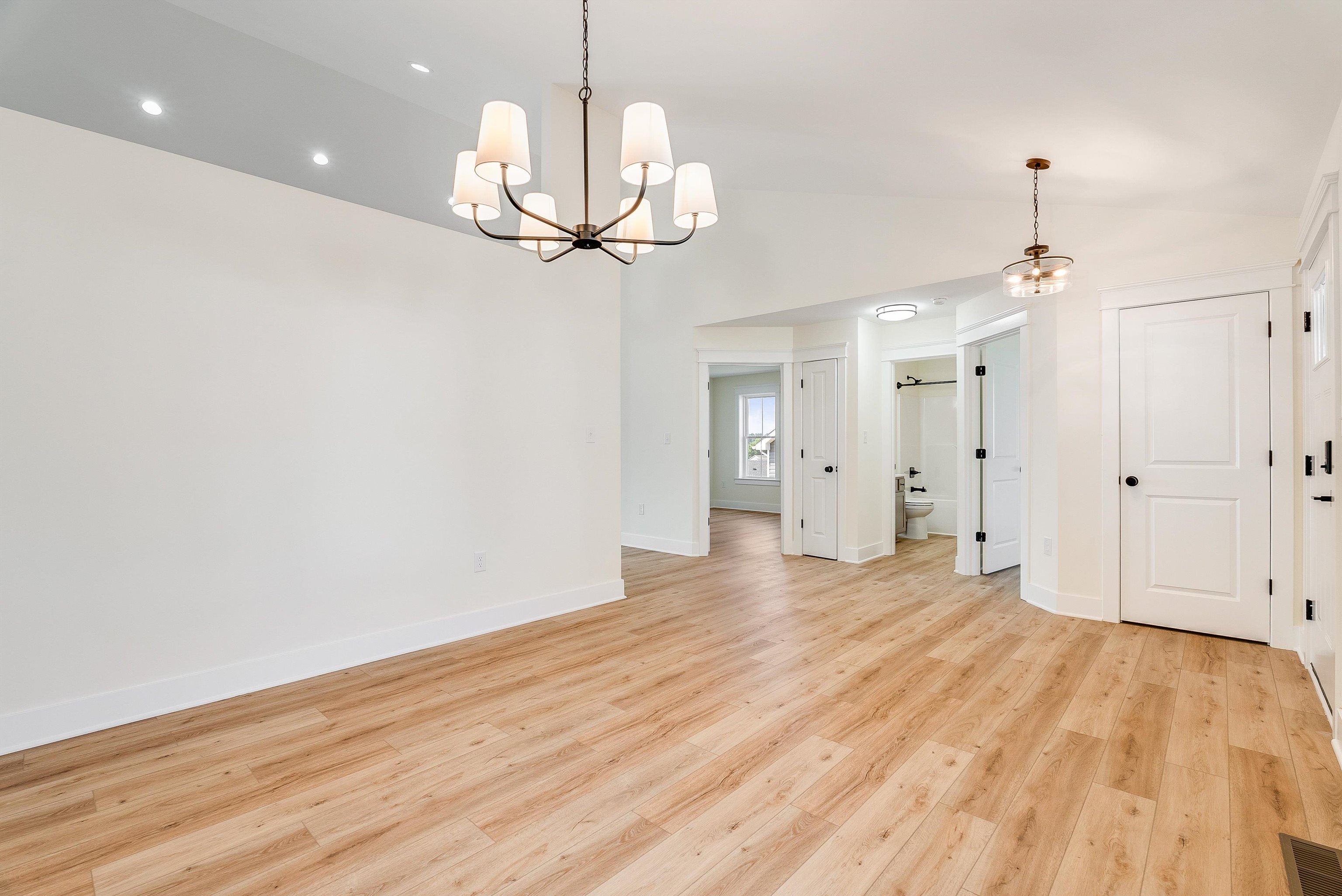 142 LINDBURGH DR
