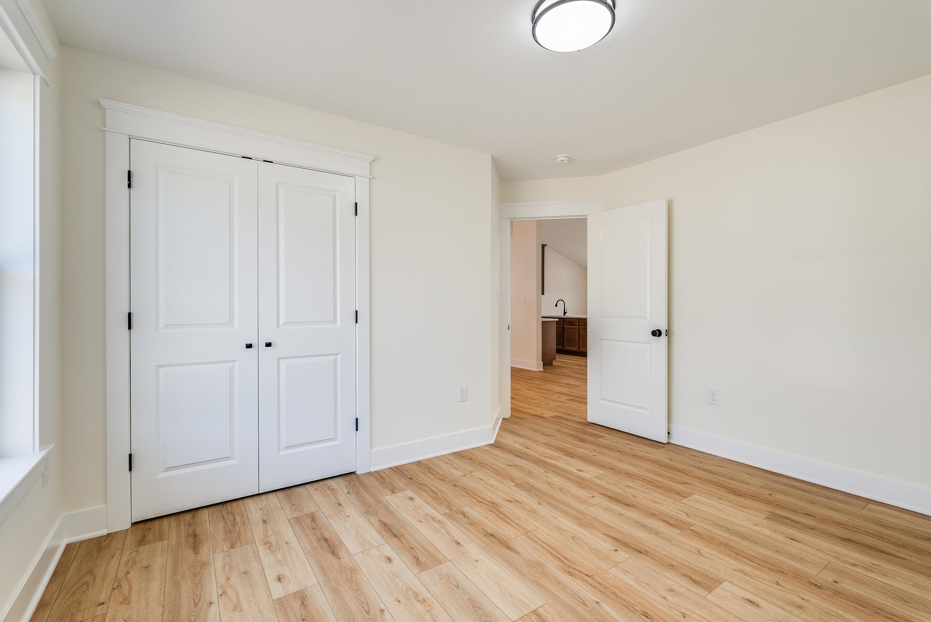 142 LINDBURGH DR
