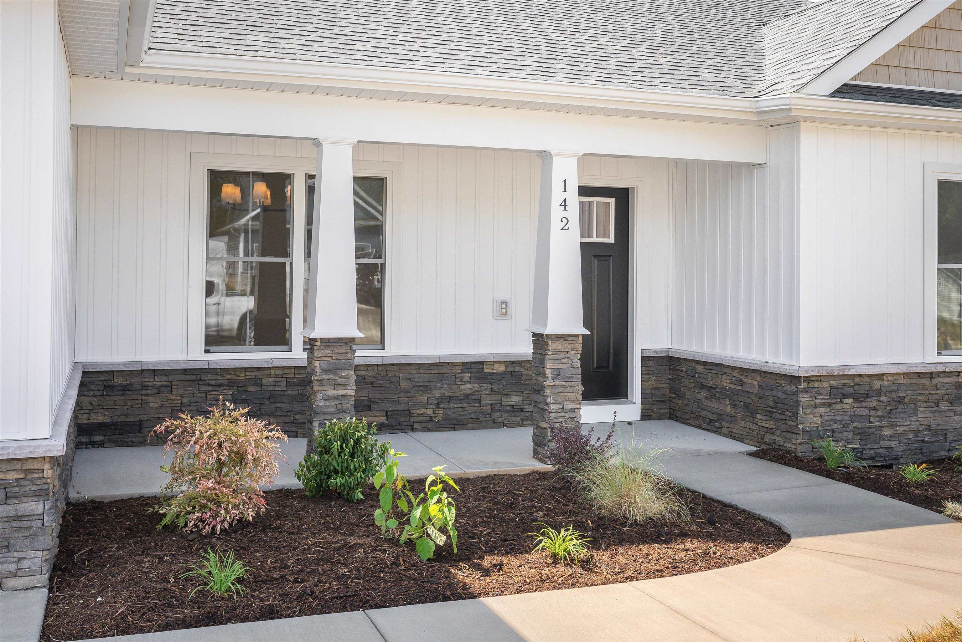 142 LINDBURGH DR