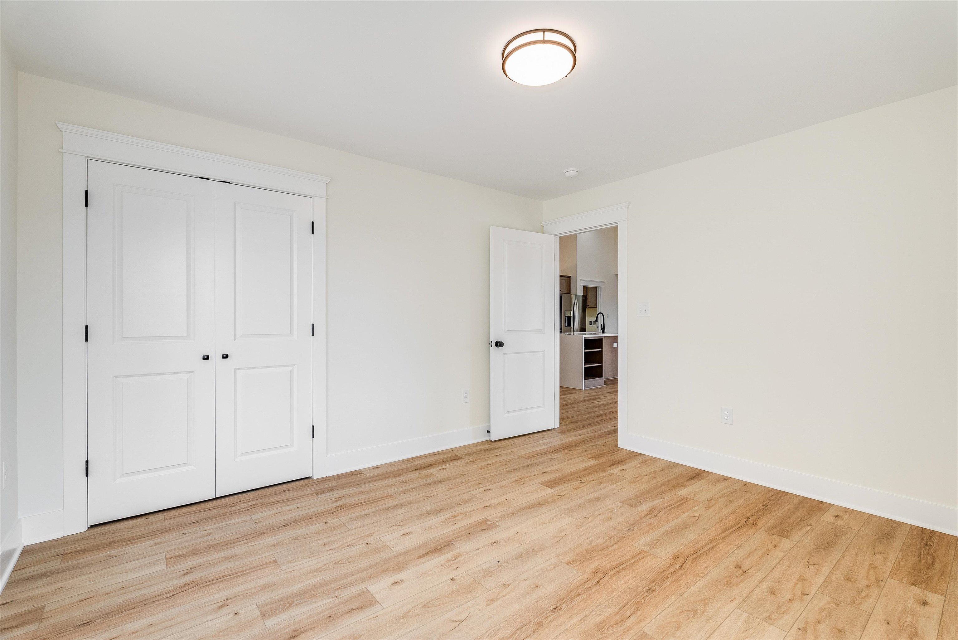 142 LINDBURGH DR