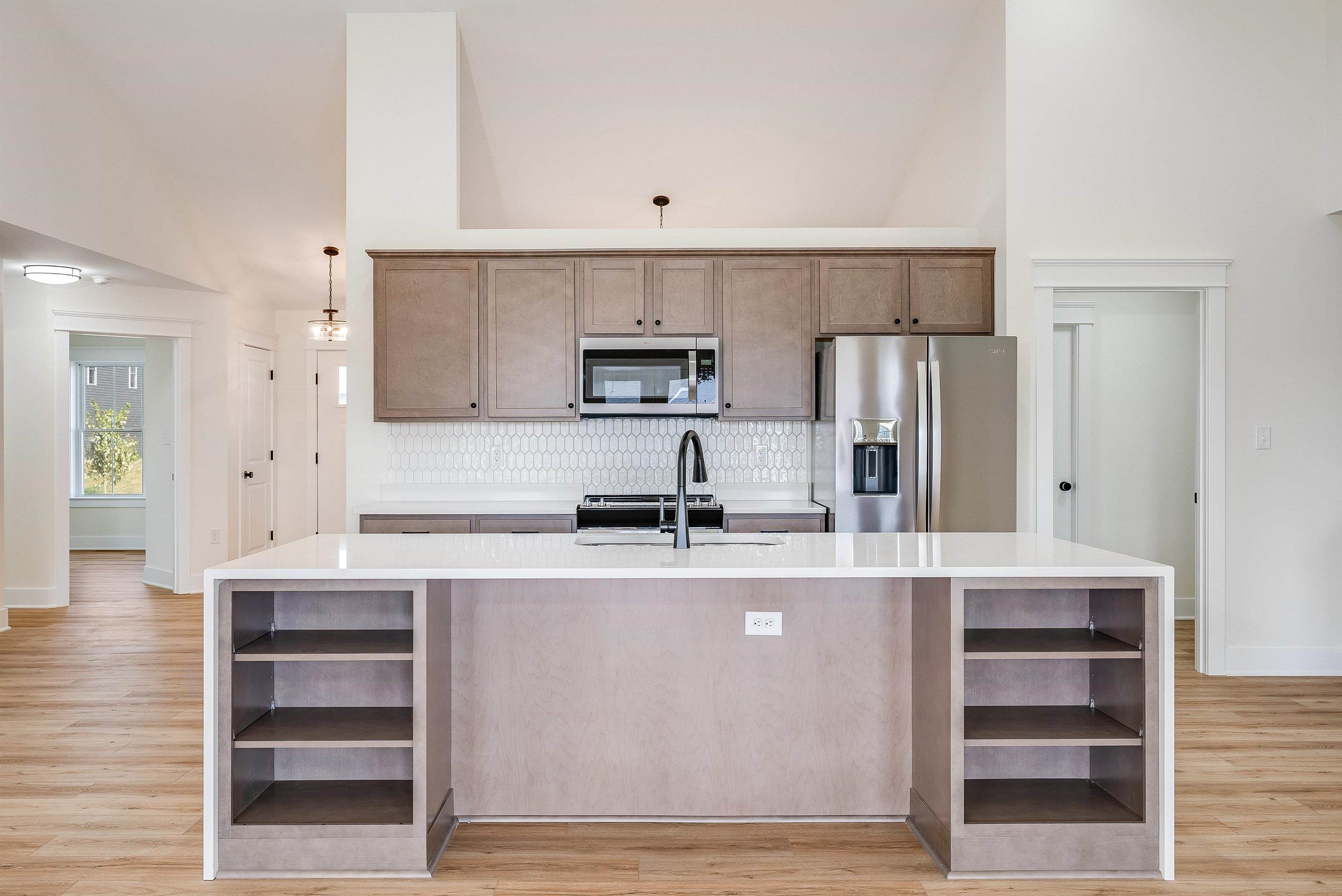 142 LINDBURGH DR