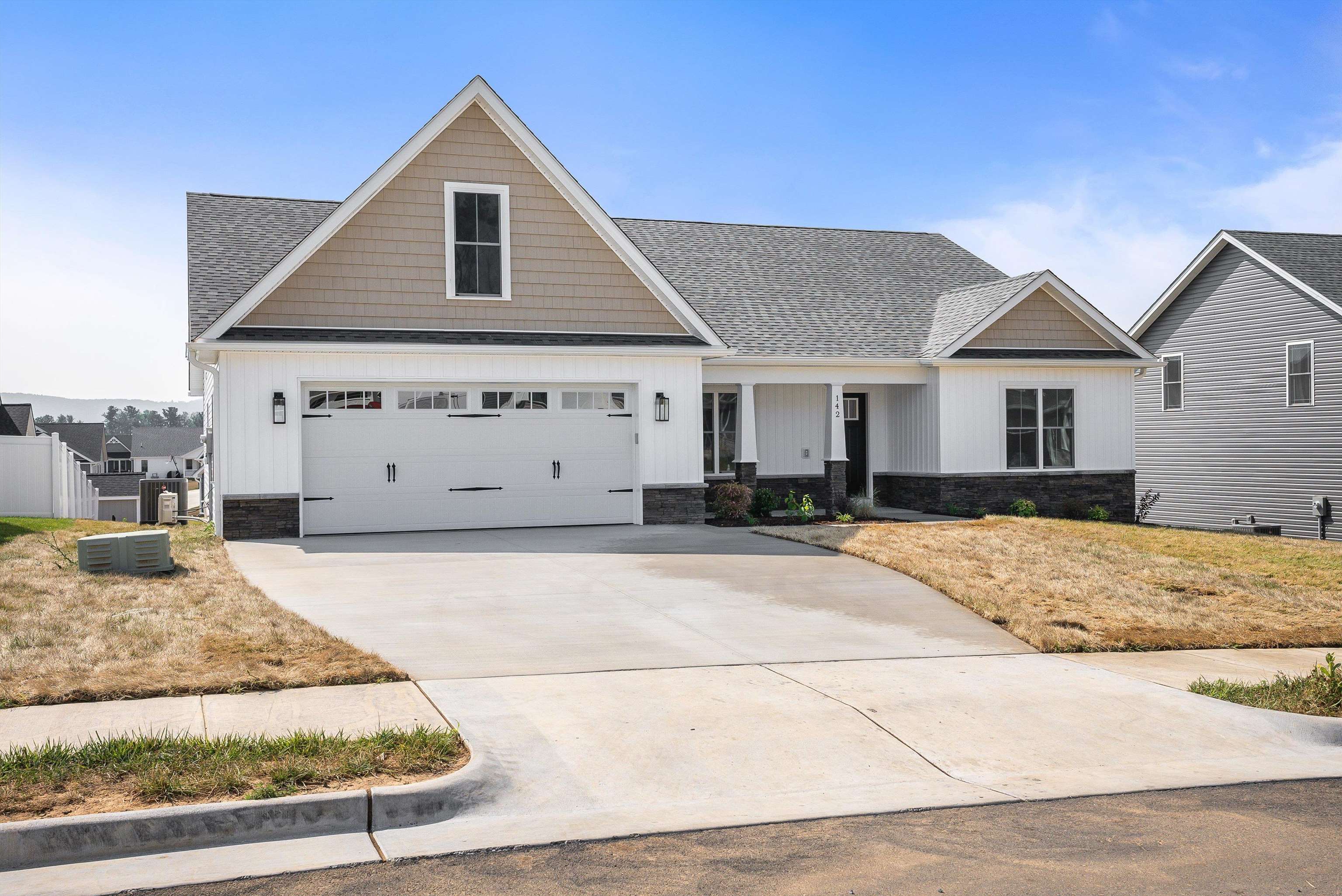 142 LINDBURGH DR