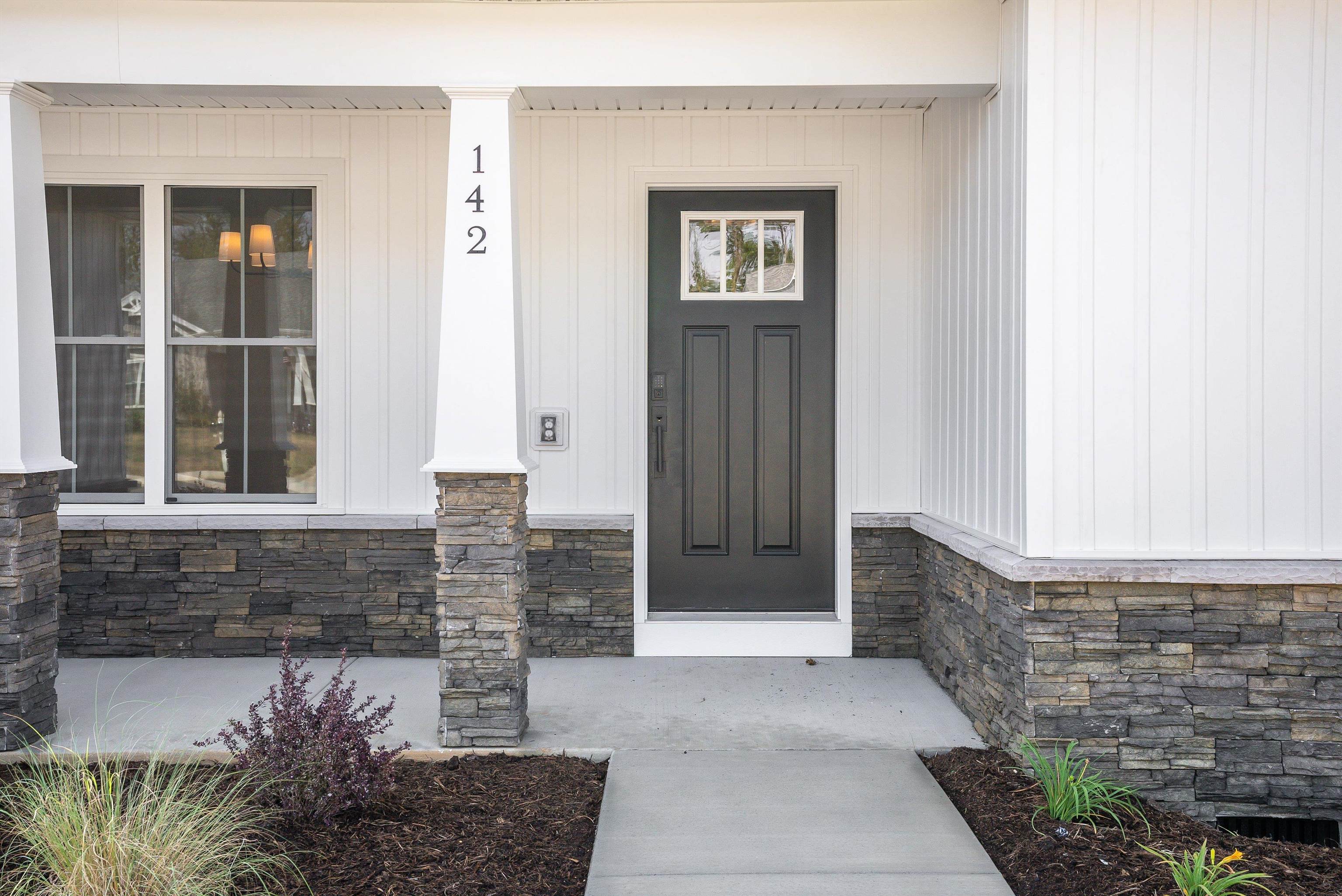 142 LINDBURGH DR