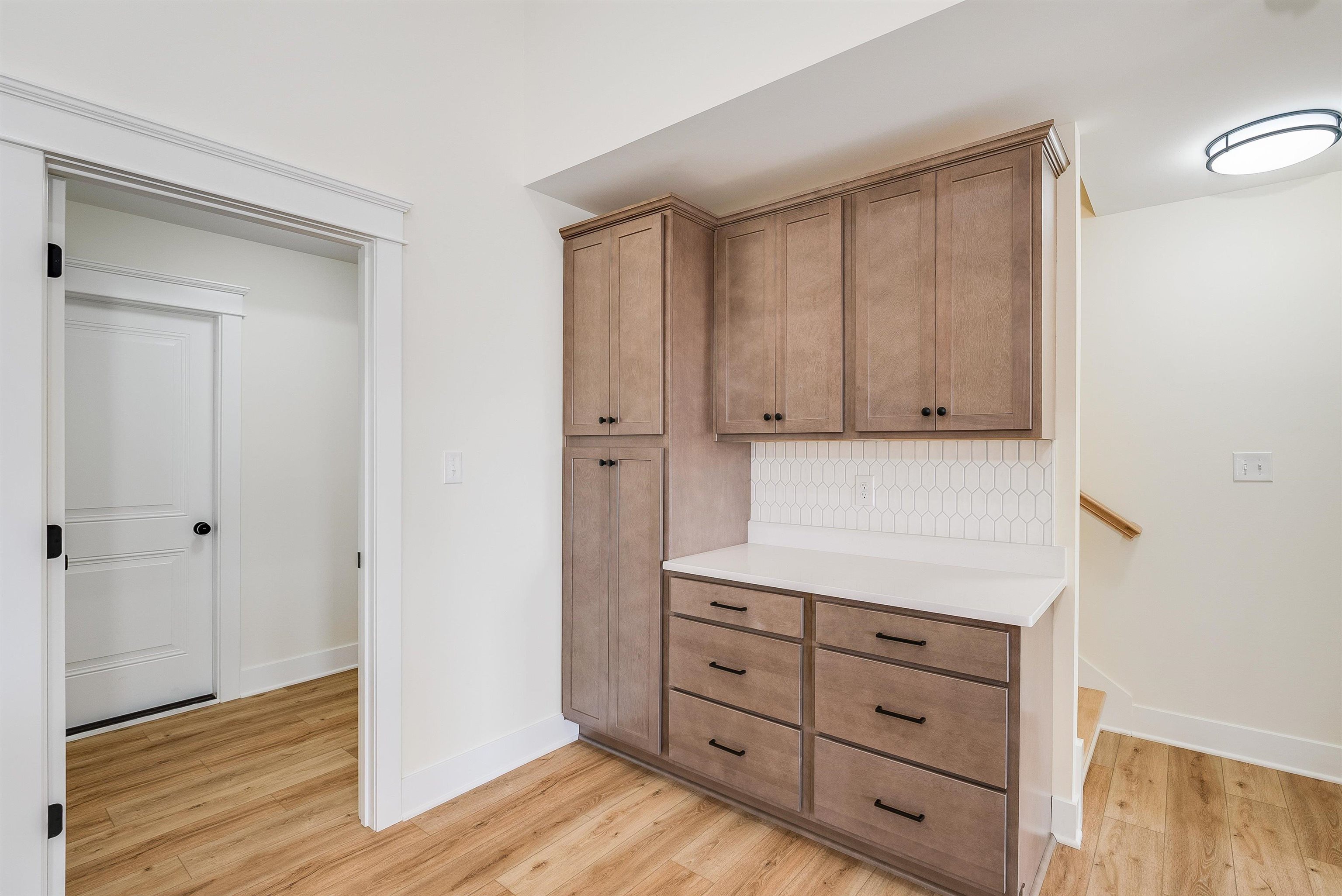 142 LINDBURGH DR