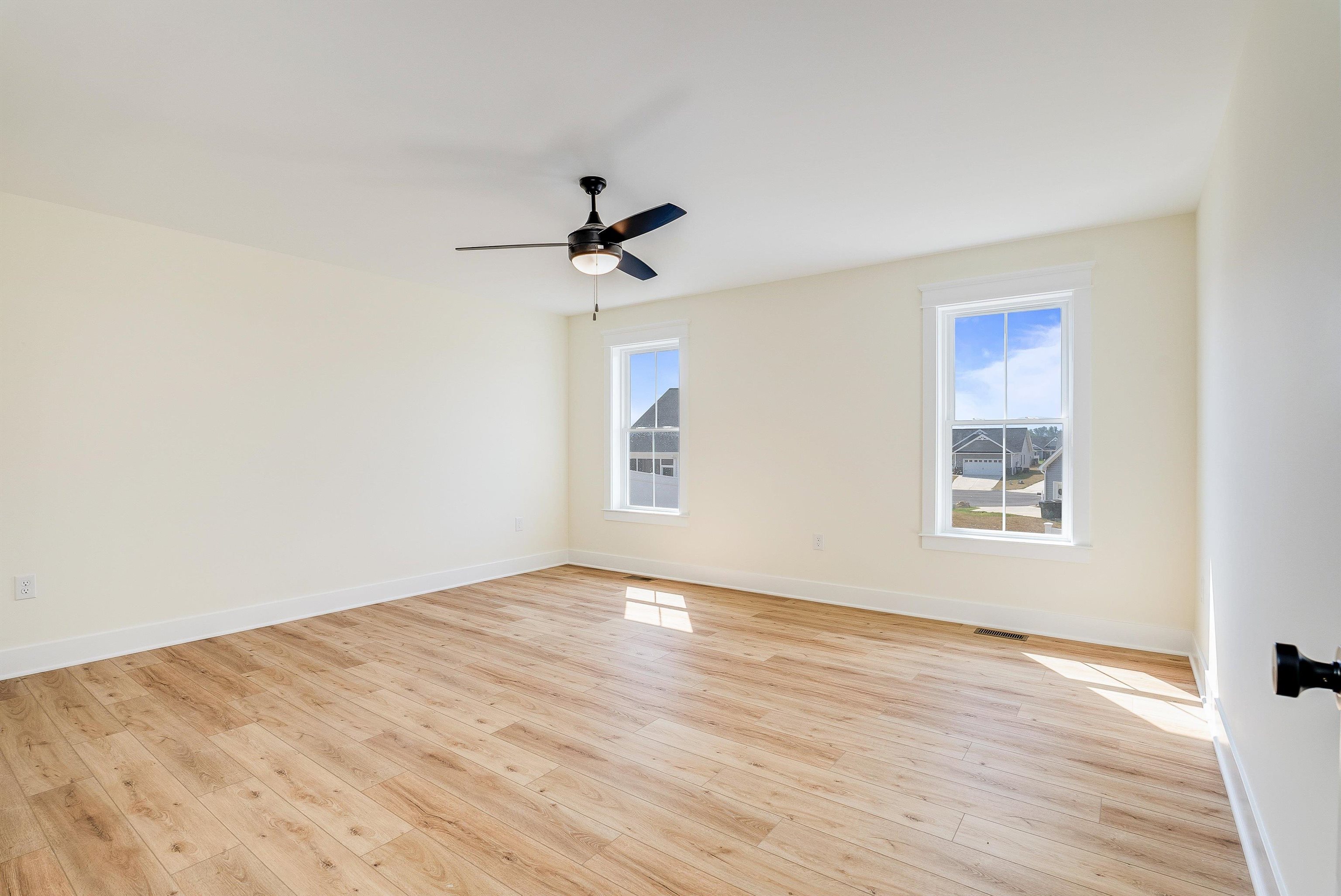 142 LINDBURGH DR