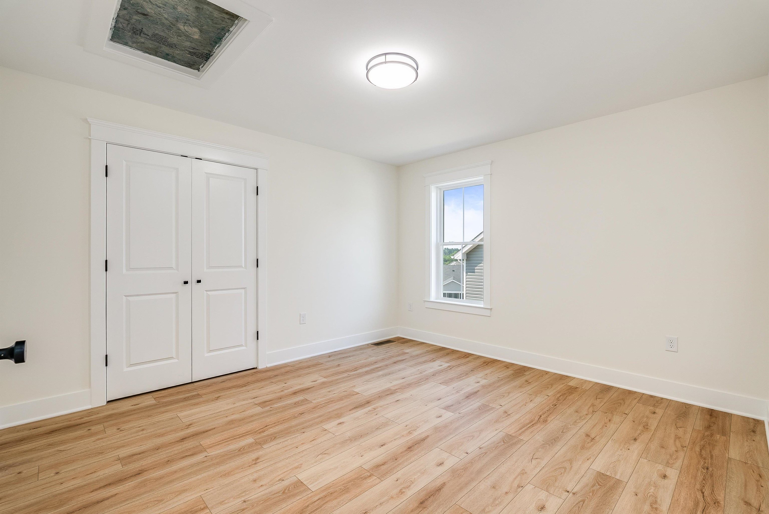 142 LINDBURGH DR