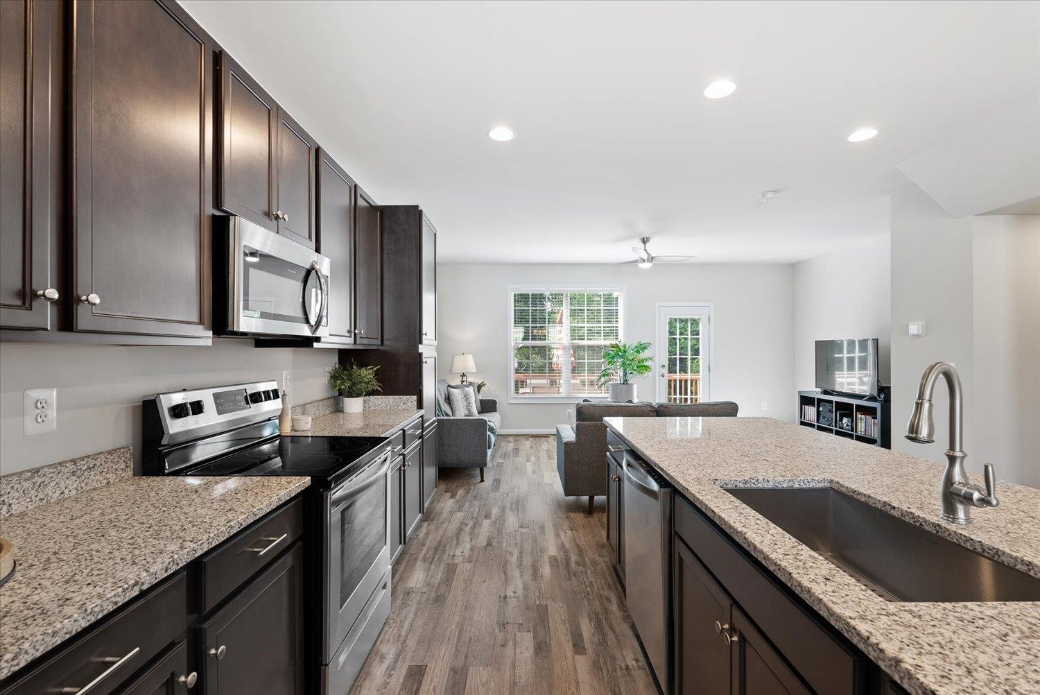 241 WILLOWSHIRE CT