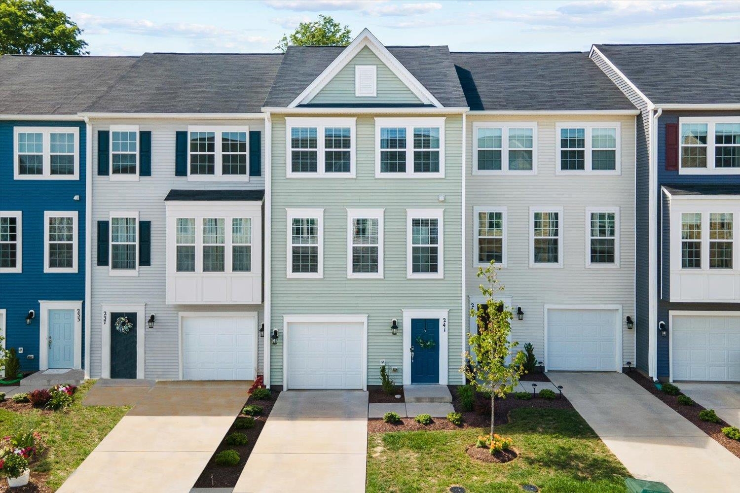 241 WILLOWSHIRE CT