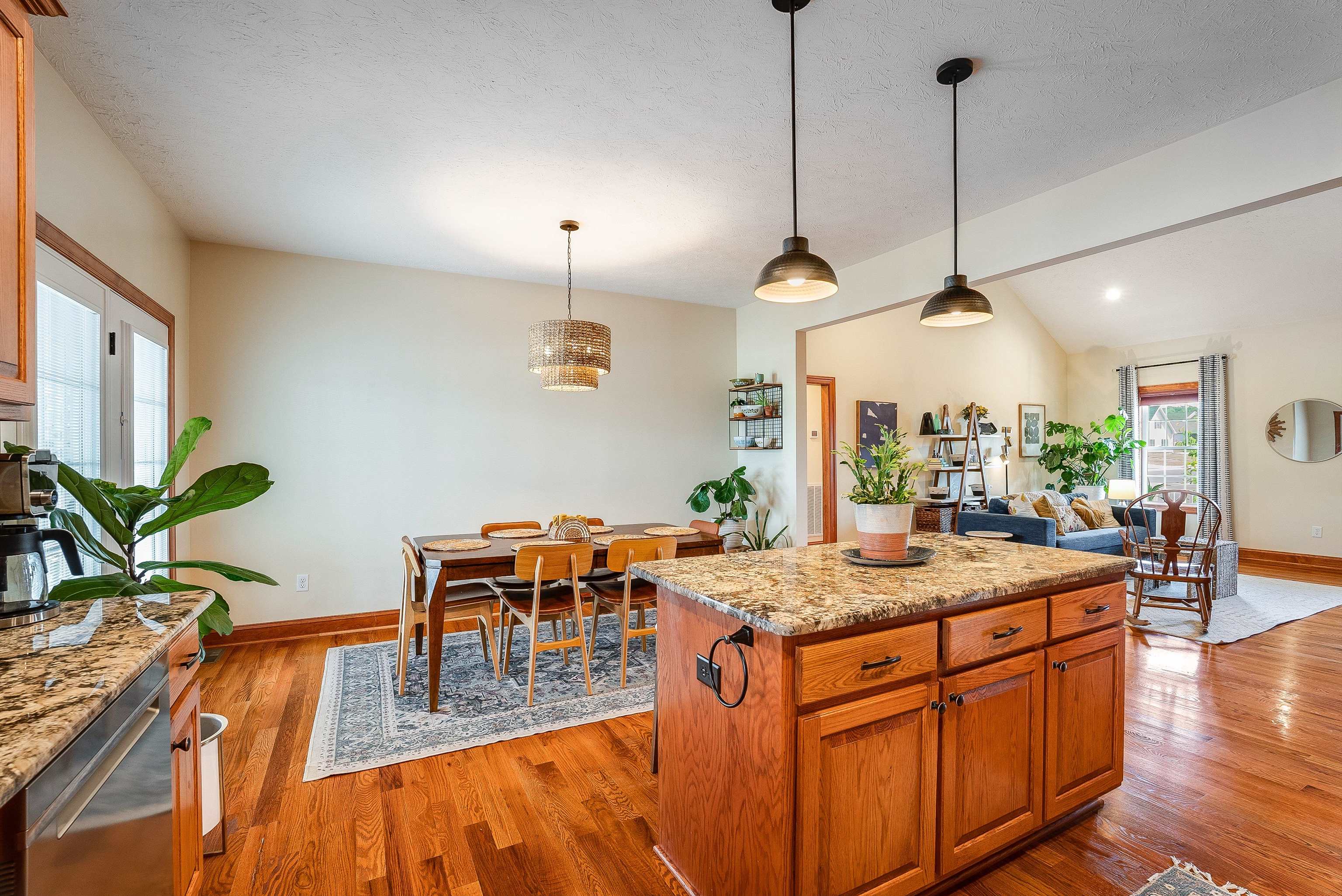 125 STONE DR