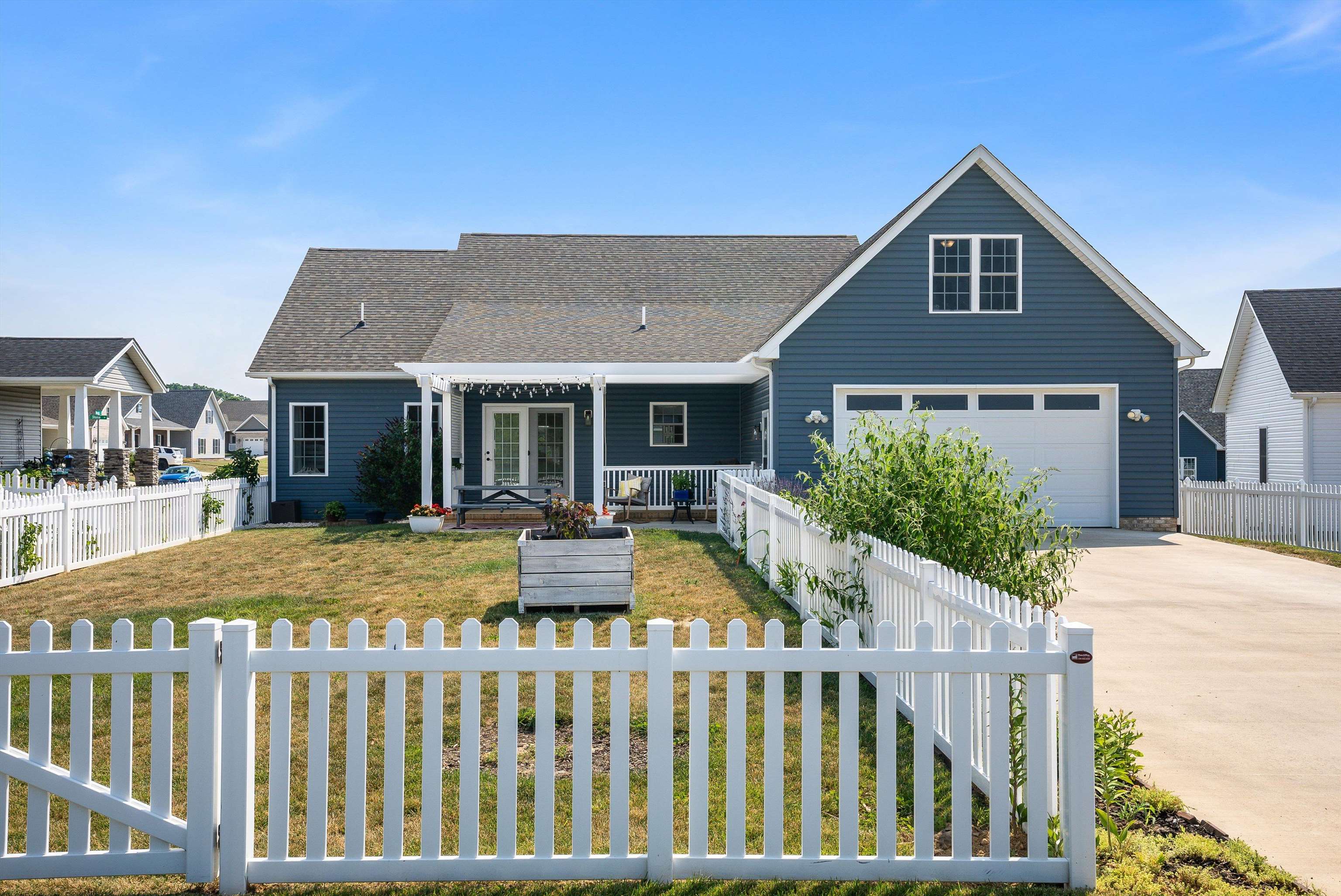 125 STONE DR